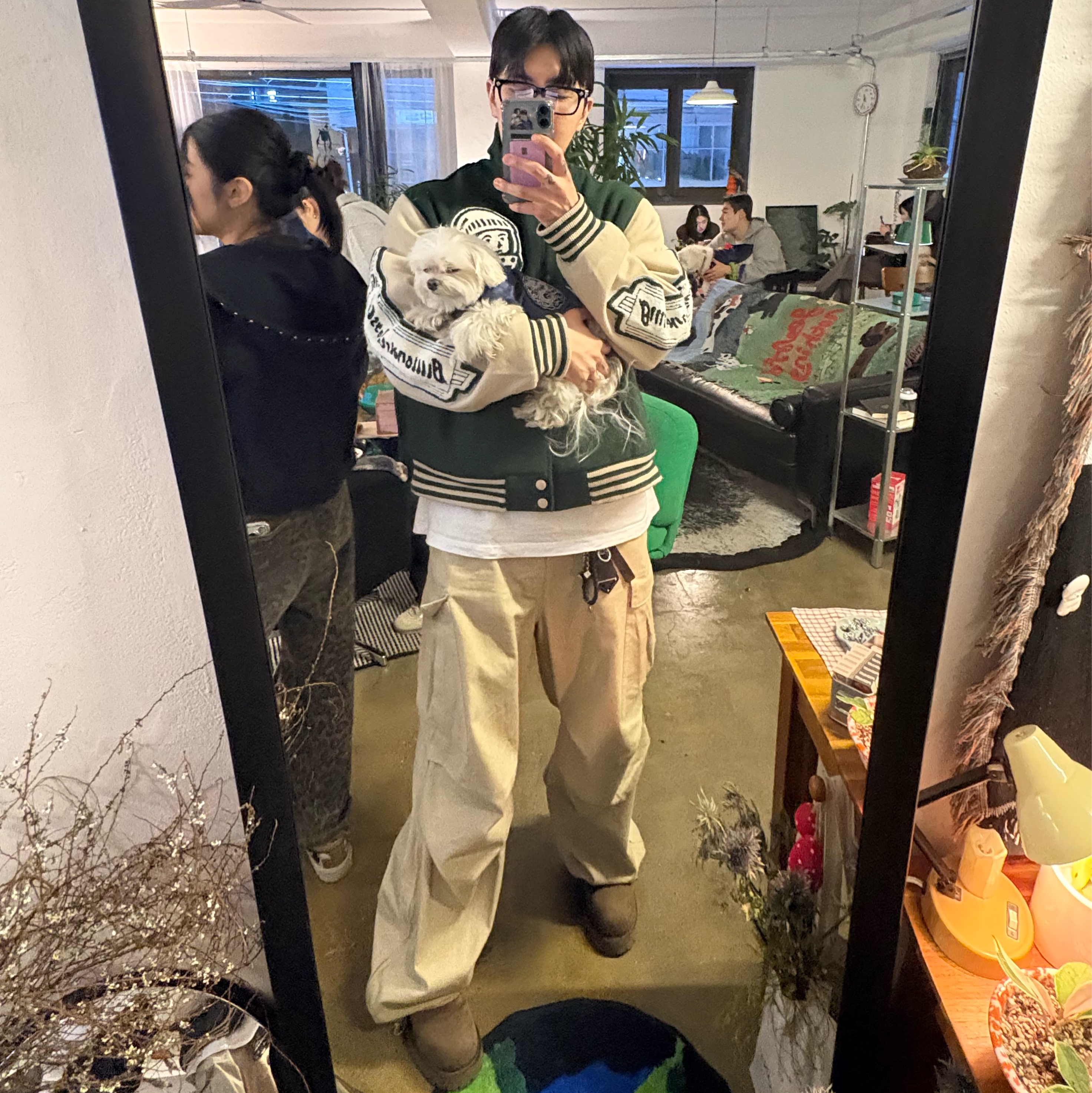 Nonnod Side Zip Cargo Pants Beige, LOSTGARDEN Route Brown 착용 스타일 - 4