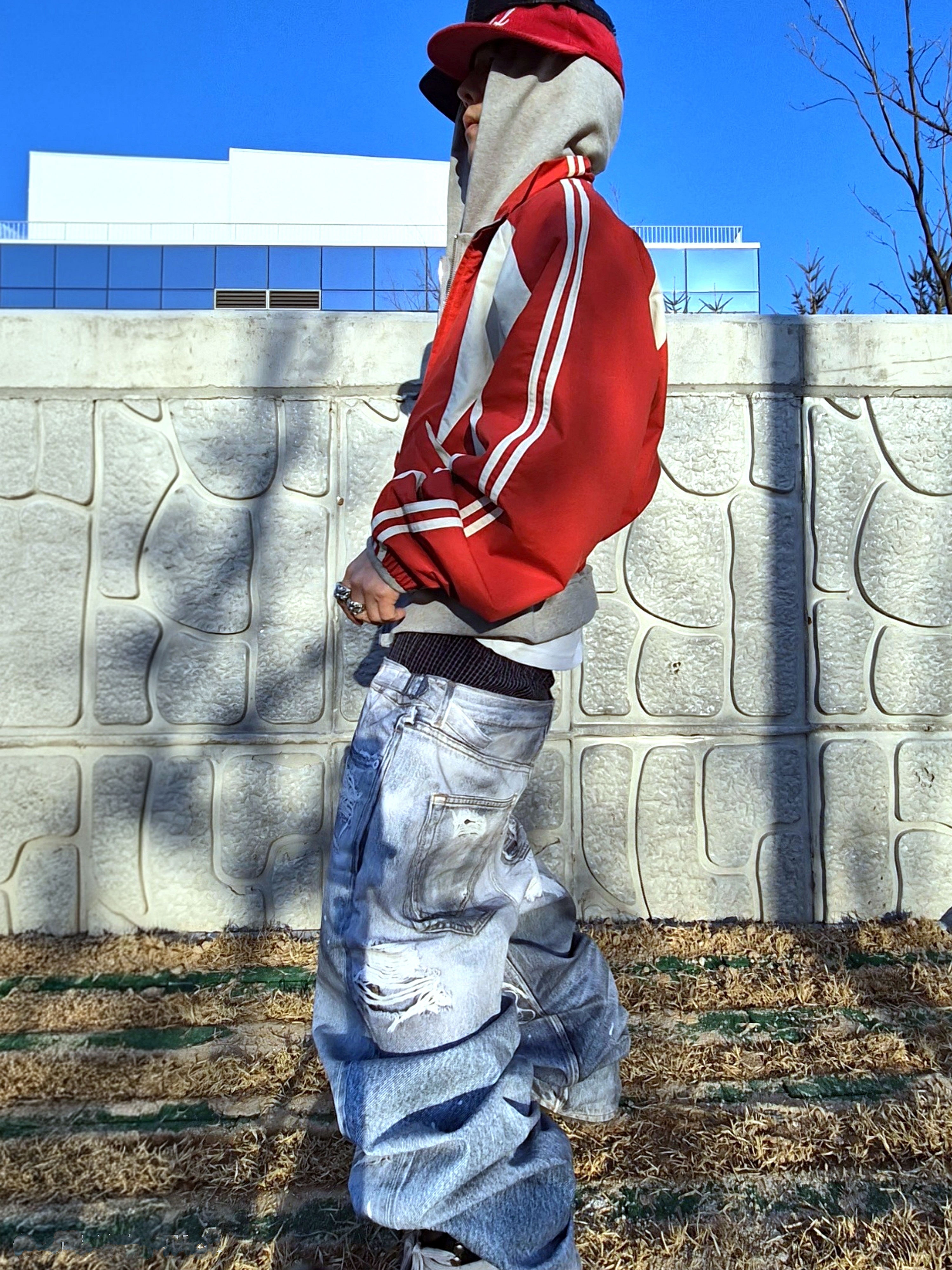 Hommless Corduroy H Logo 5 Panel Hat Red, Dr. Martens x Rick Owens Quad Sole Steel Toe Boots Black 착용 스타일