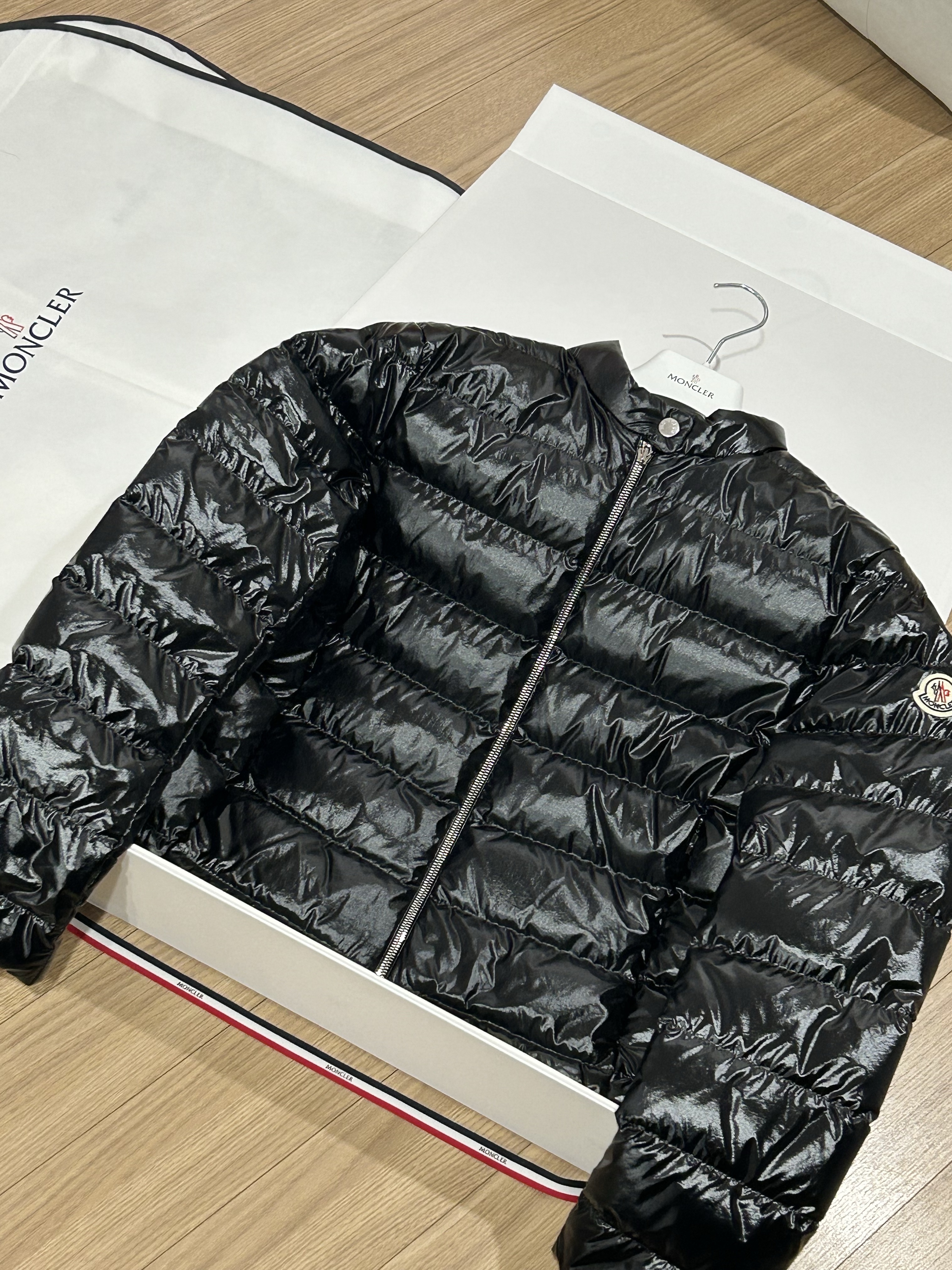 (W) Moncler Papillon Short Down Jacket Black - 26SS ์ฐฉ์ฉ ์คํ์ผ - 3