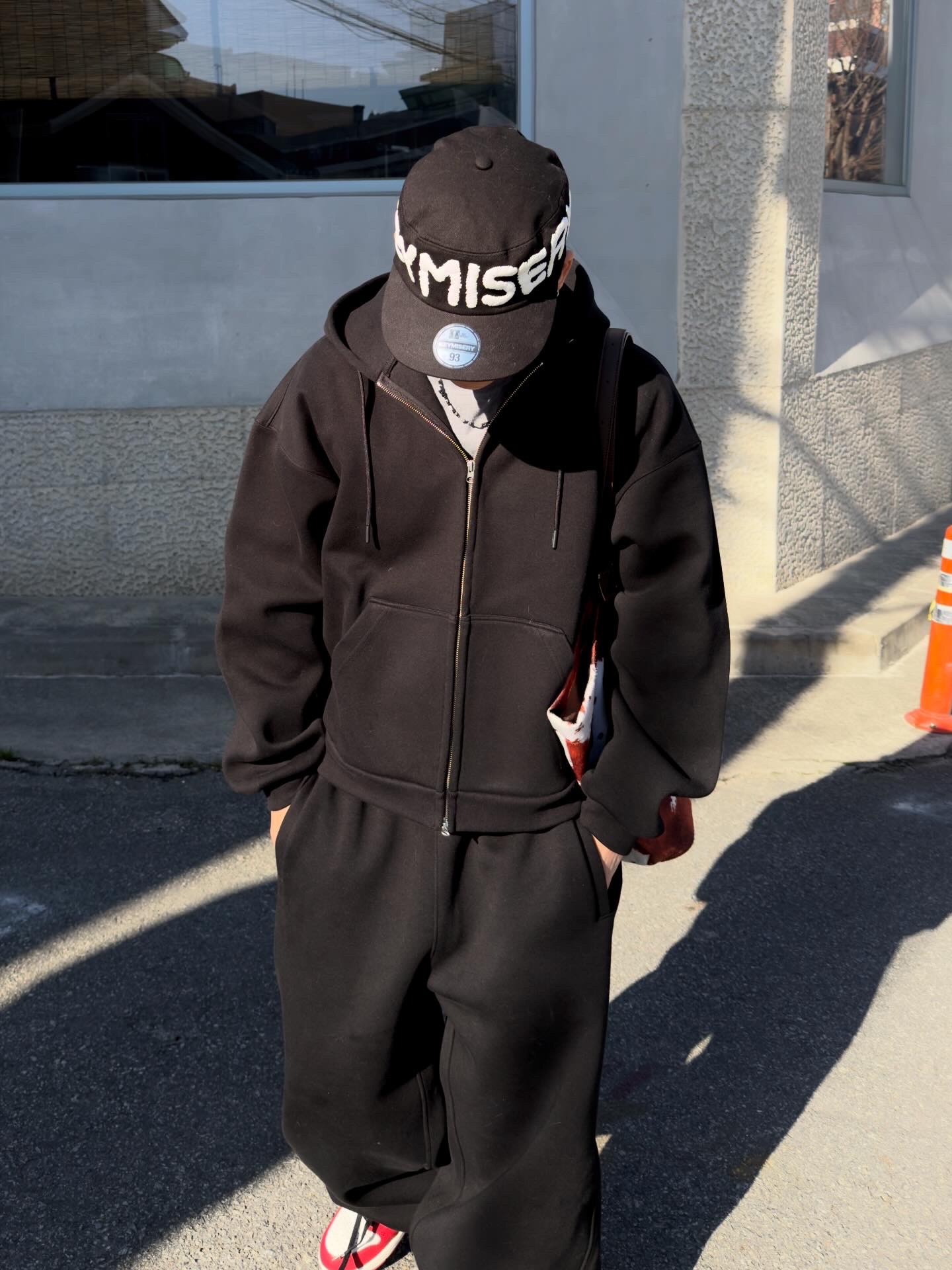 Nonnod Scuba Pajama Pants Black, Nonnod Scuba Zip Hoodie Black 착용 스타일 - 4