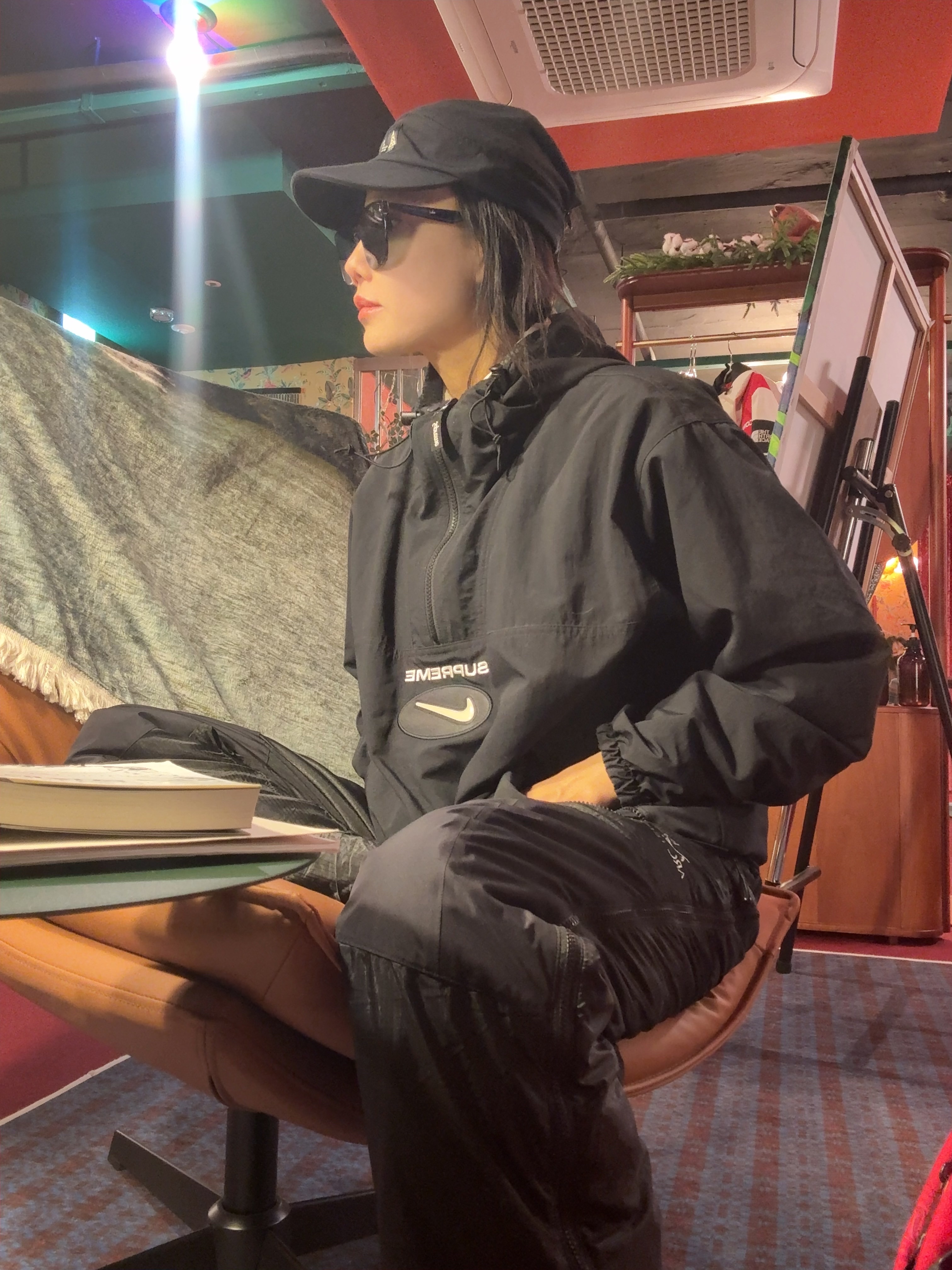 Nike ACG Tailwind Visor Cap Black, Supreme x Nike Jewel Reversible Ripstop Anorak Black - 20FW 착용 스타일 - 2