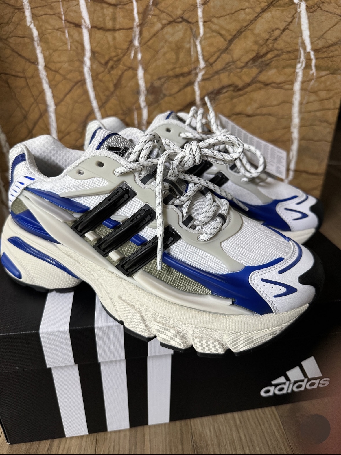Adidas x Pharrell Williams Virginia Adistar Jellyfish Royal Blue Core Black 착용 스타일 - 1