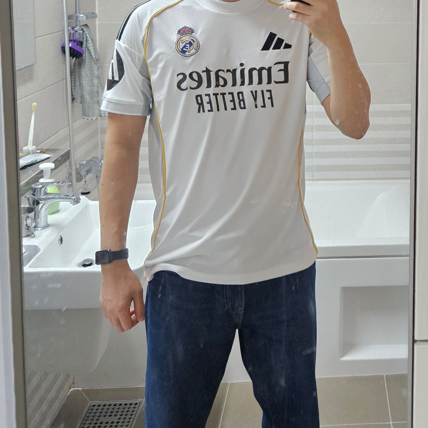 Adidas Real Madrid 2025/26 Home Jersey White - KR Sizing (Non Marking Ver.) 착용 스타일