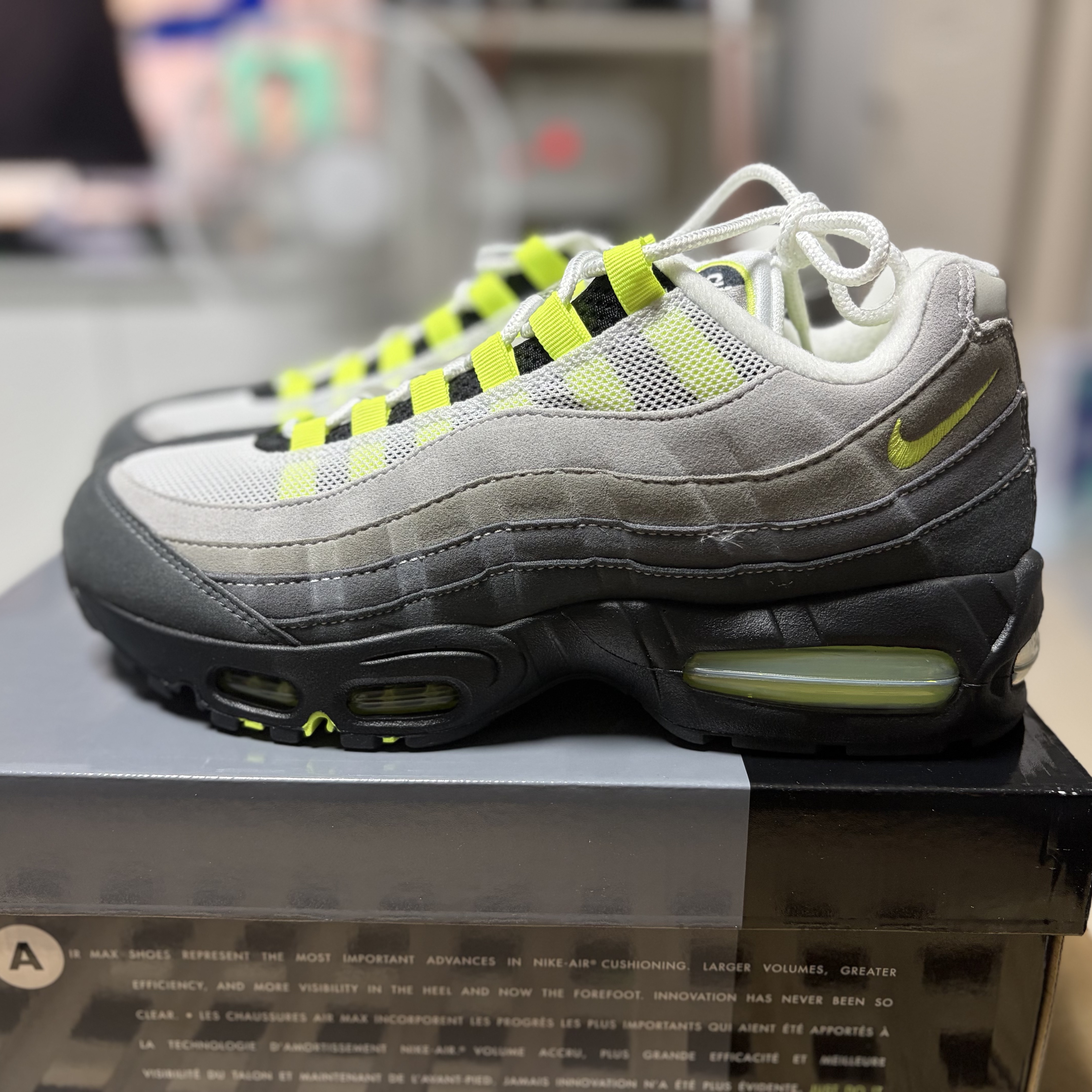 Nike Air Max 95 OG Neon 착용 스타일 - 1