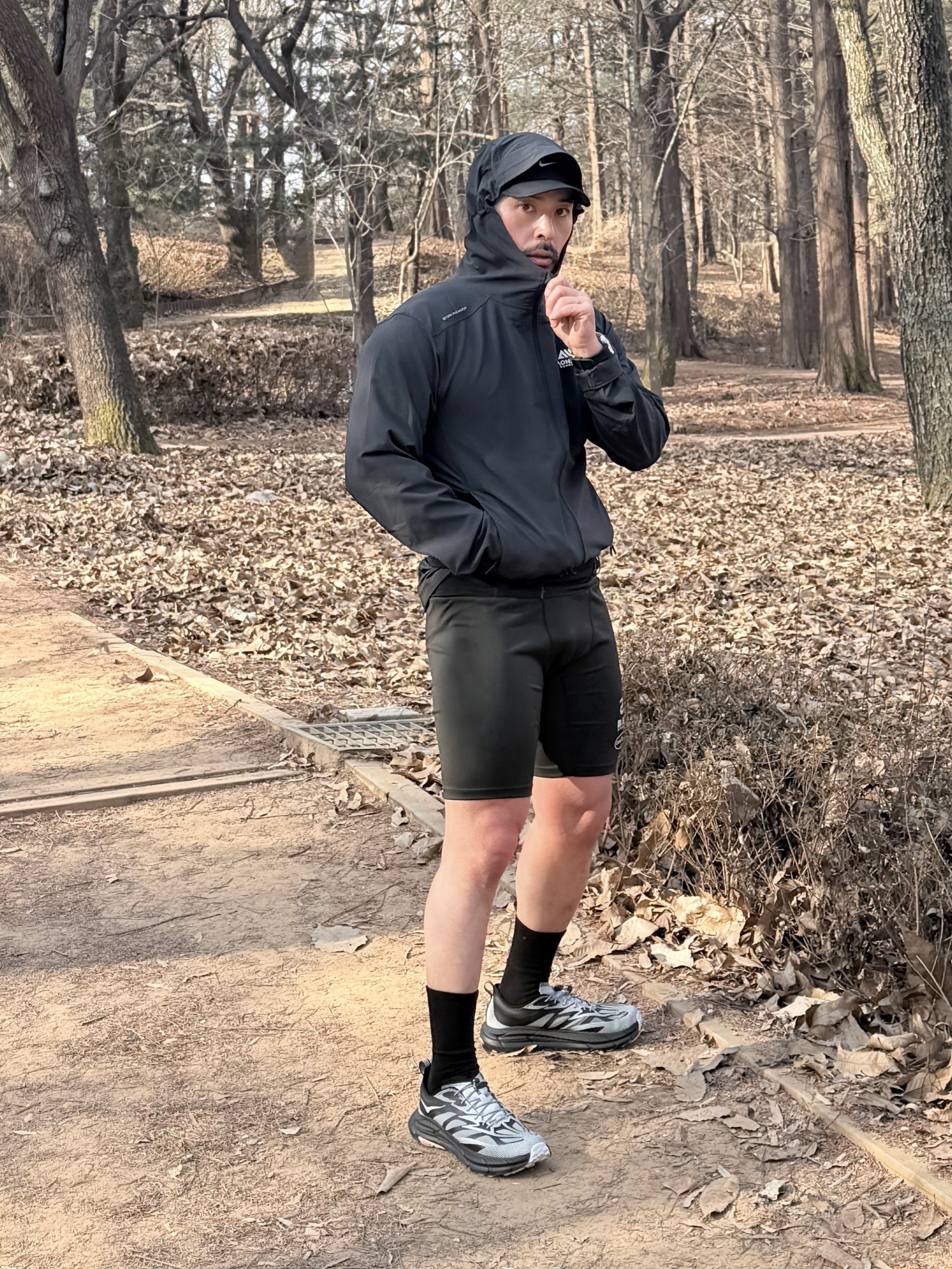 Hoka Mafate Speed 4 Lite TS Black White 착용 스타일 - 5