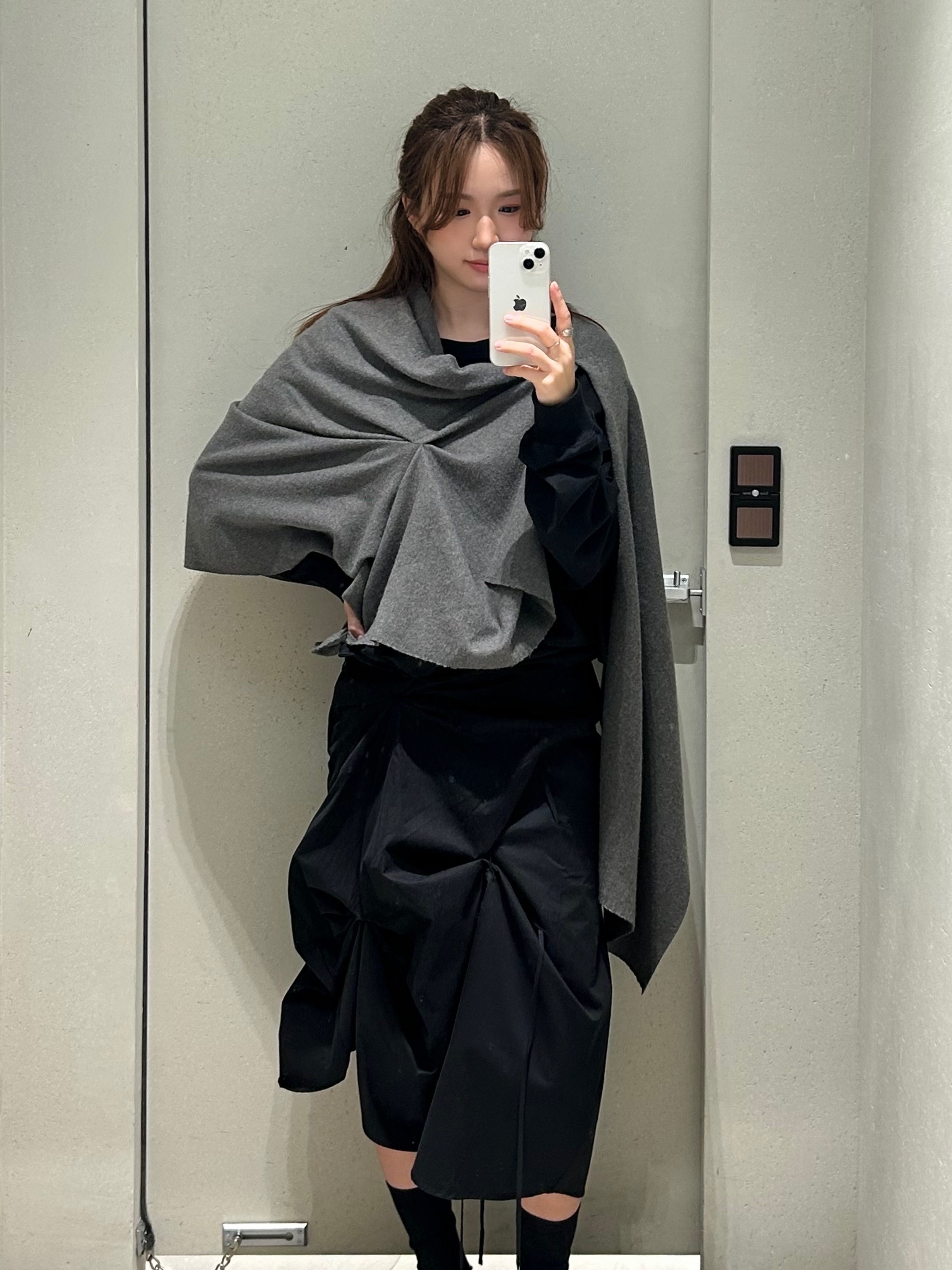 Nache Pinched Scarf Unisex Melange Gray - 25FW 착용 스타일 - 3
