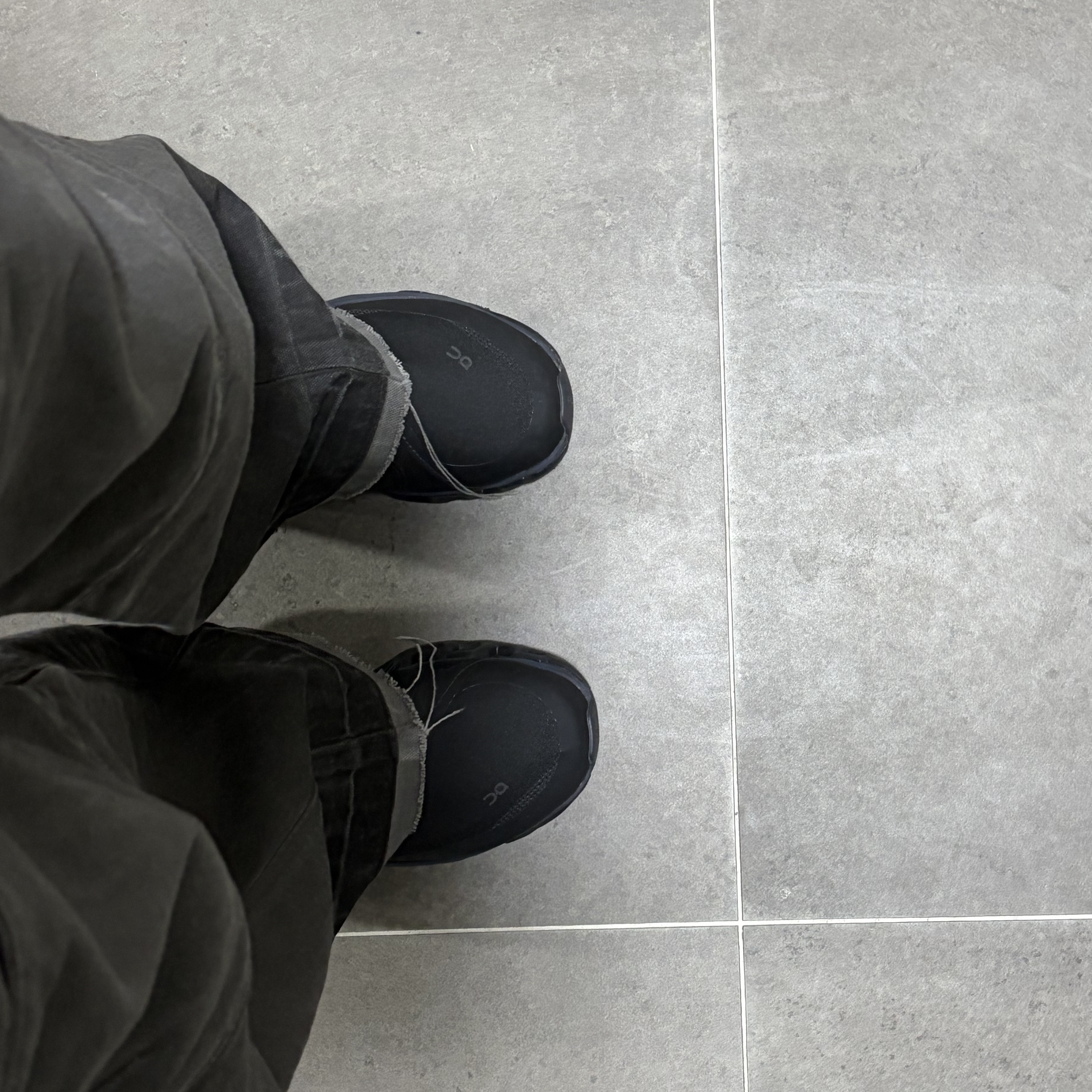 Xlim EP.8 01 Trousers Washed Black, On Running x Post Archive Faction (Paf) Cloudmonster 2 Black Magnet 착용 스타일