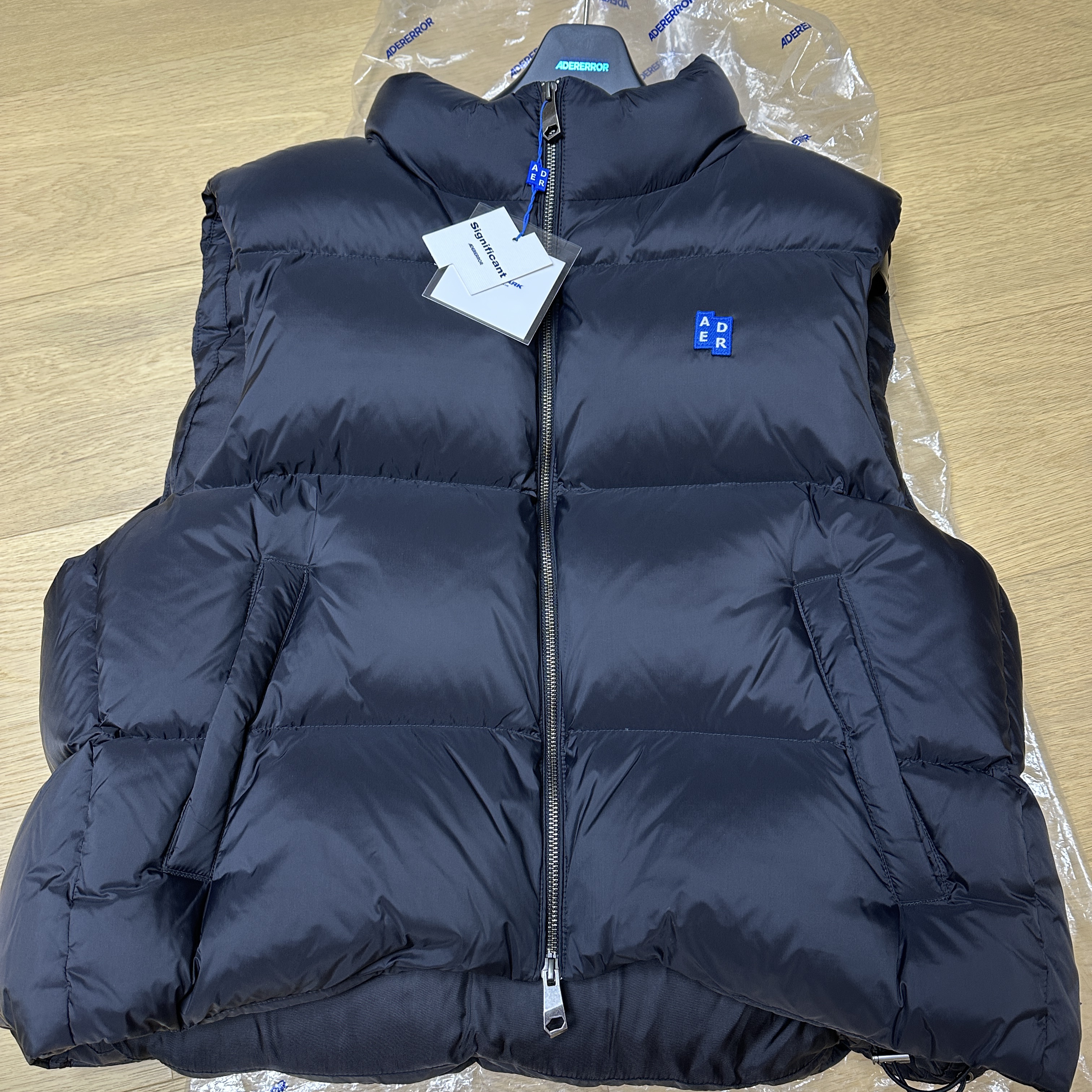 Ader Error Sig; TRS Tag Puffer Vest 01 Noir 착용 스타일