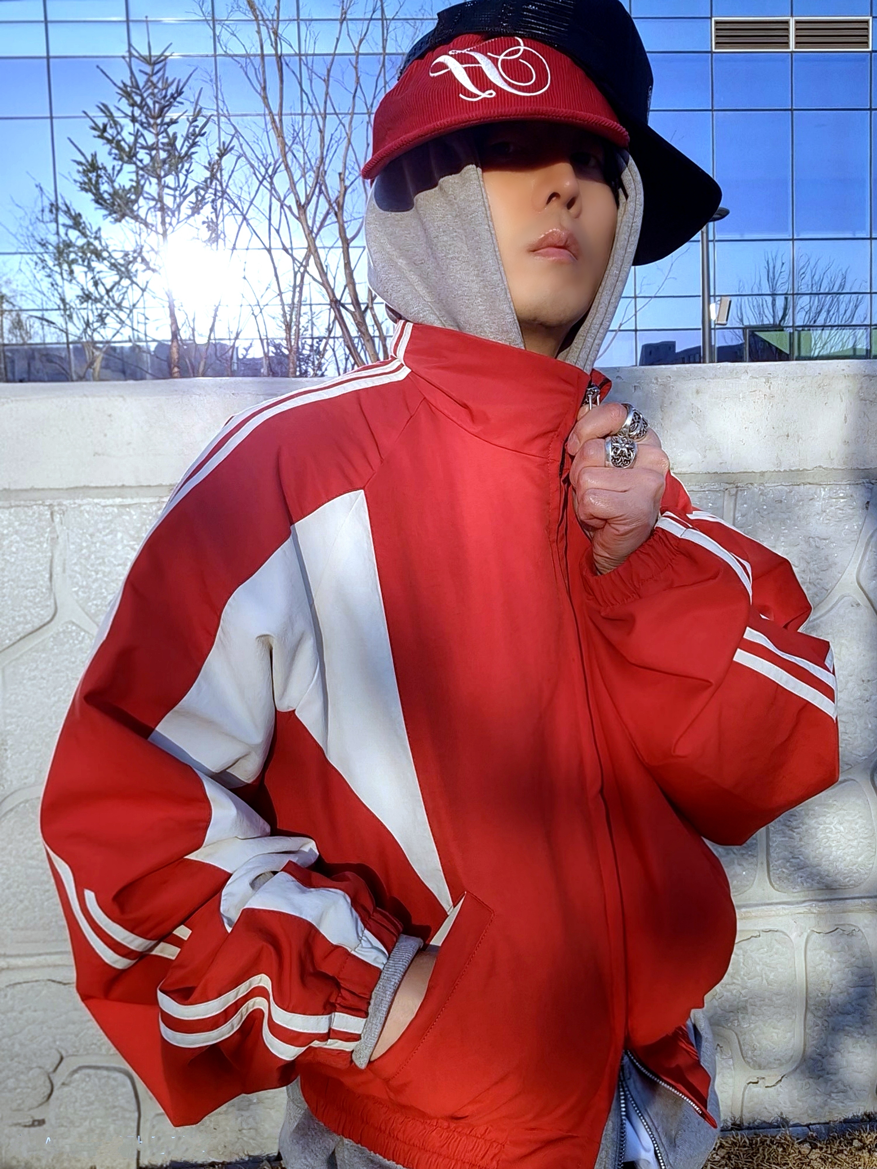 Hommless Corduroy H Logo 5 Panel Hat Red, ROARINGRAD 26 Crop Track Jacket Red 착용 스타일
