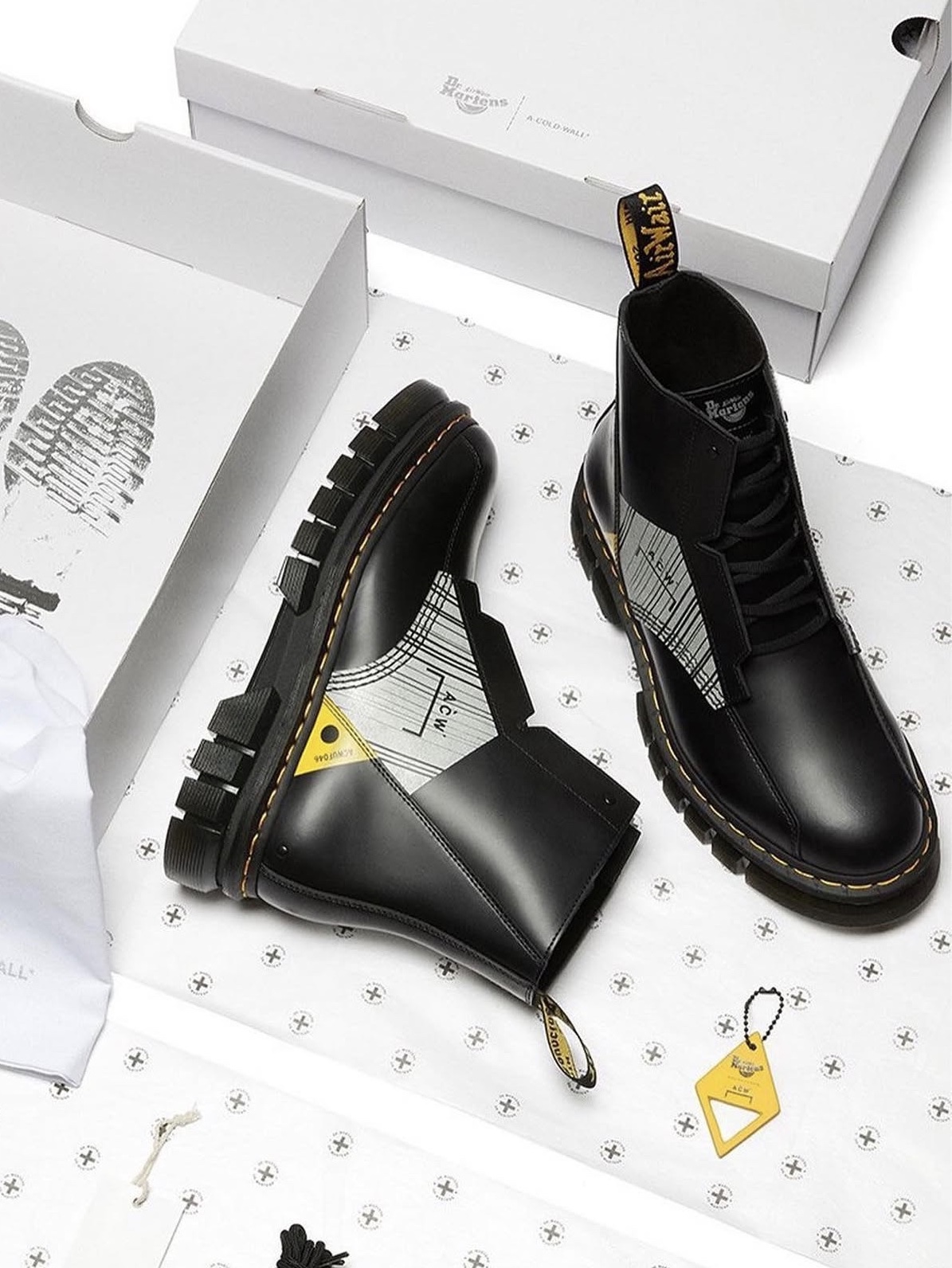 Dr. Martens x A-Cold-Wall 1460 Bex Neoteric Black 착용 스타일 - 4