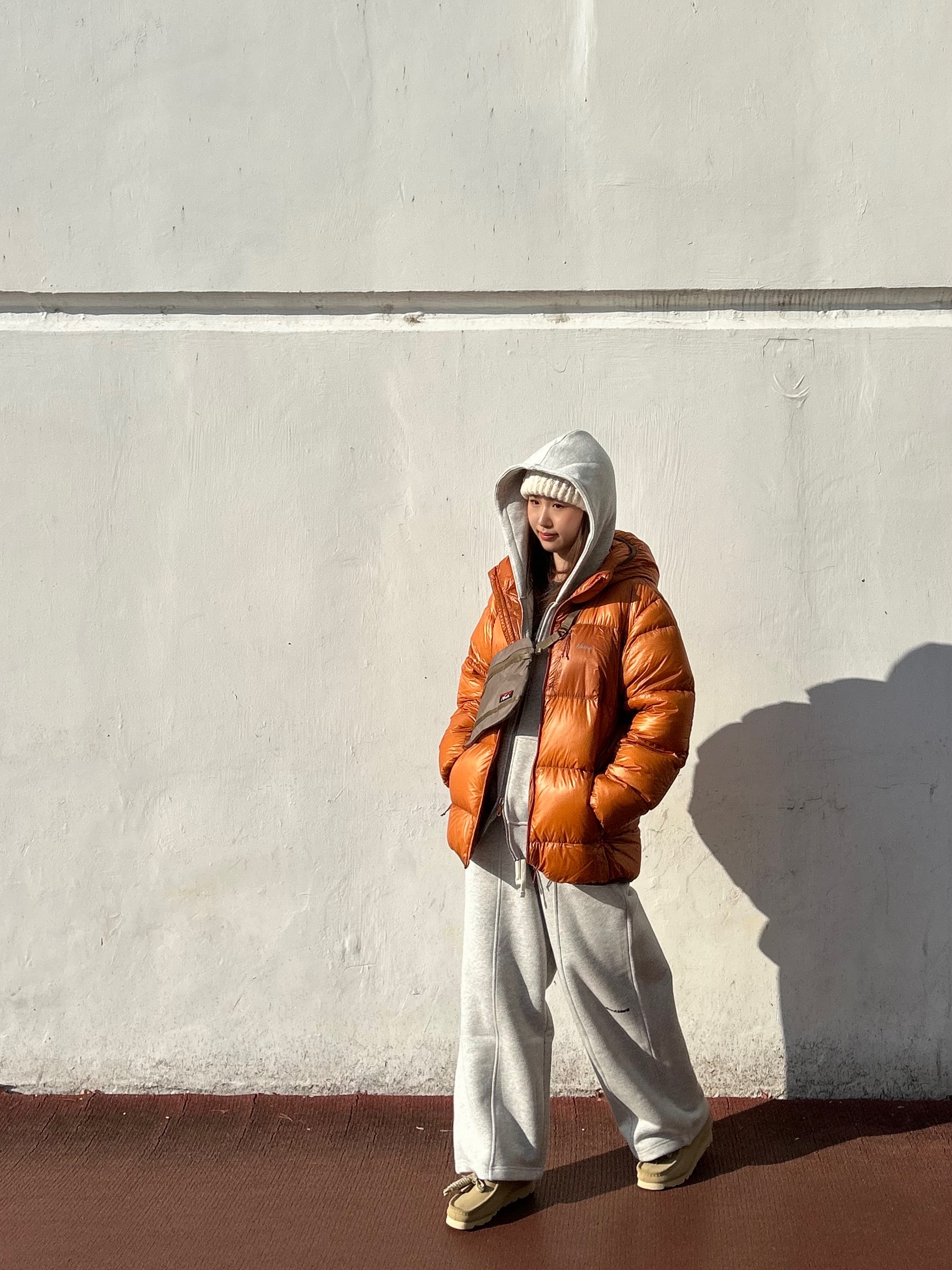Nanga Mountain Lodge Down Hoodie Jacket Orange - 25FW 착용 스타일 - 4