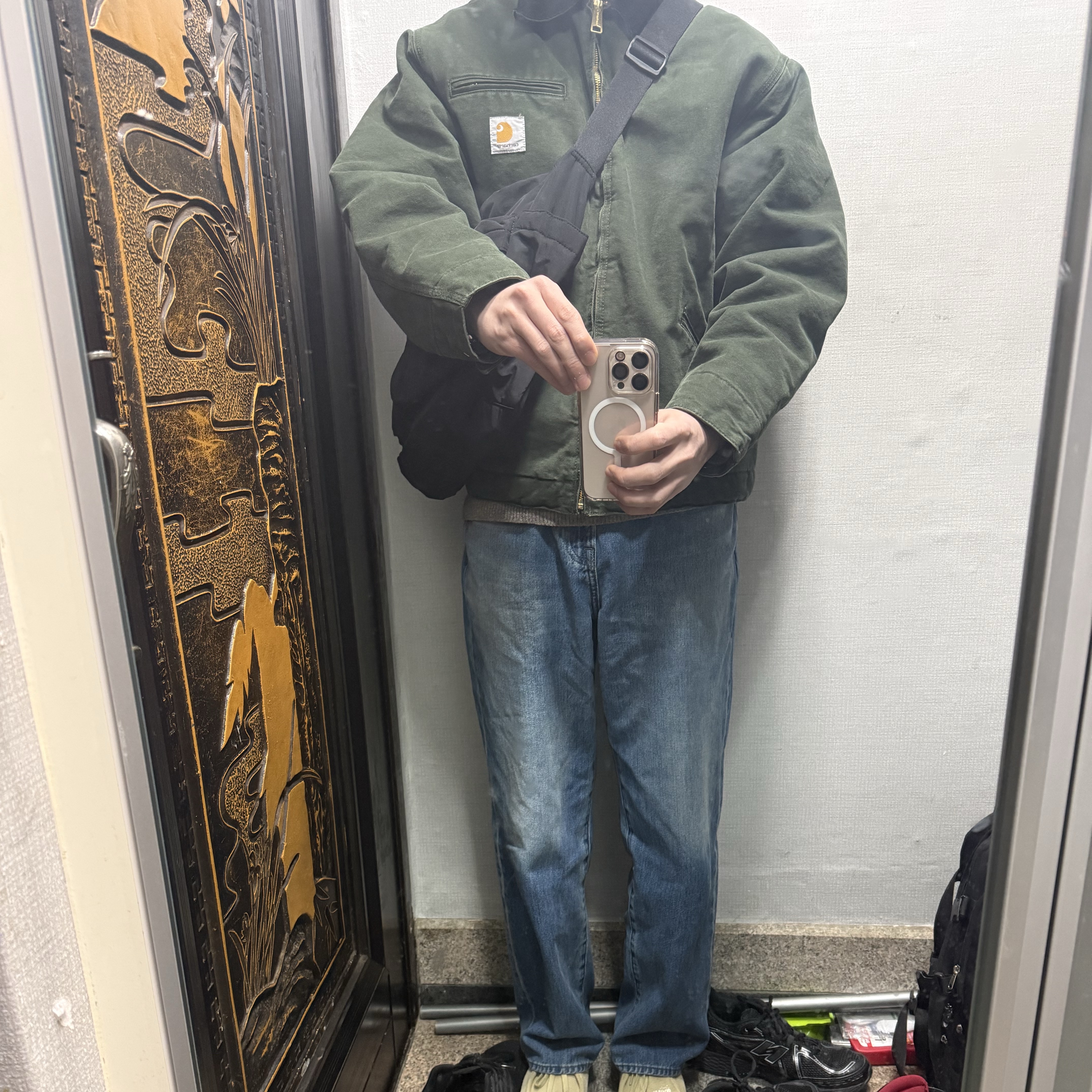 Carhartt WIP OG Detroit Jacket Olive Black Stone Canvas - Winter 착용 스타일