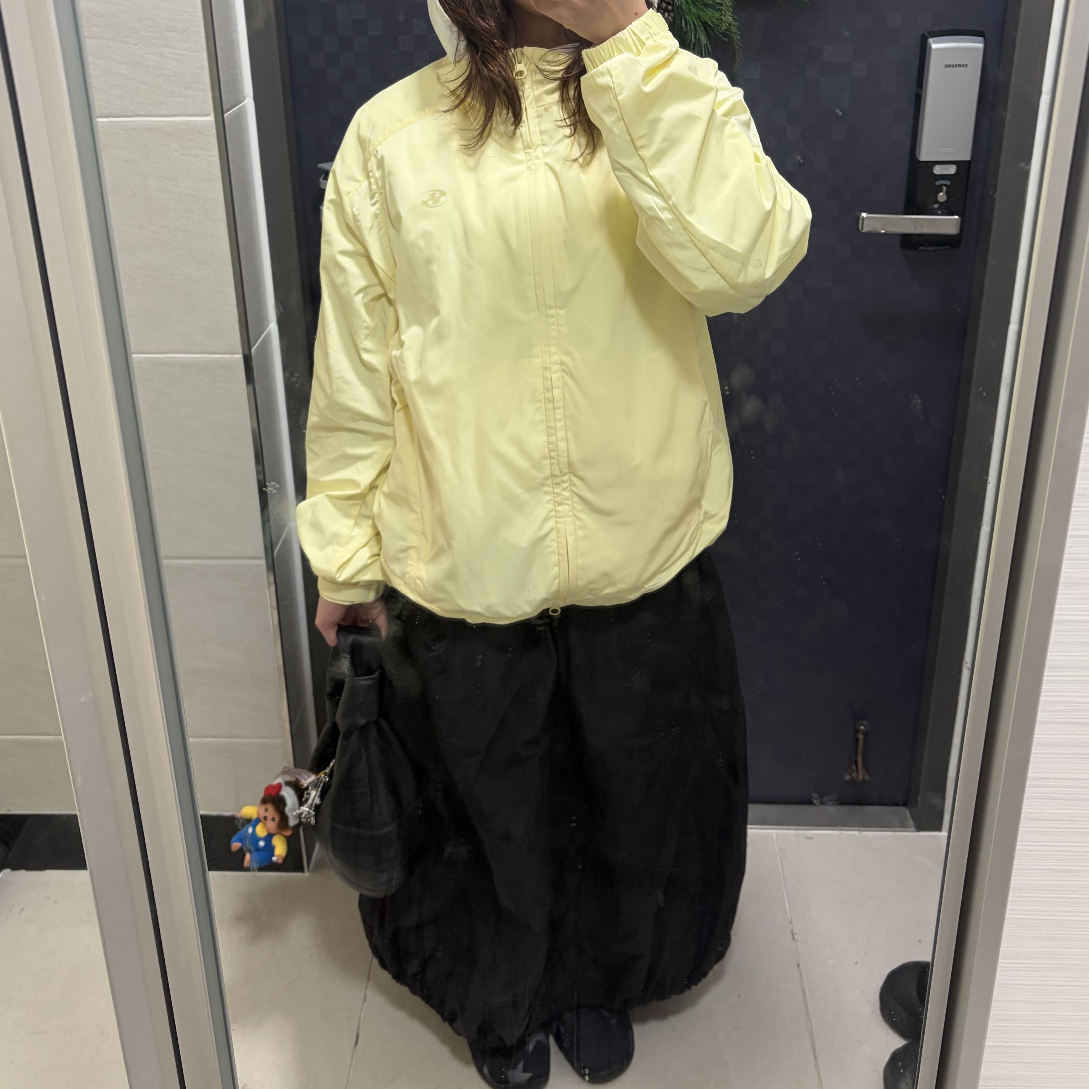 Sansan Gear Docking Jacket Lemon_26SS, Lemaire Mini Fortune Croissant Bag Soft Nappa Leather Black 착용 스타일