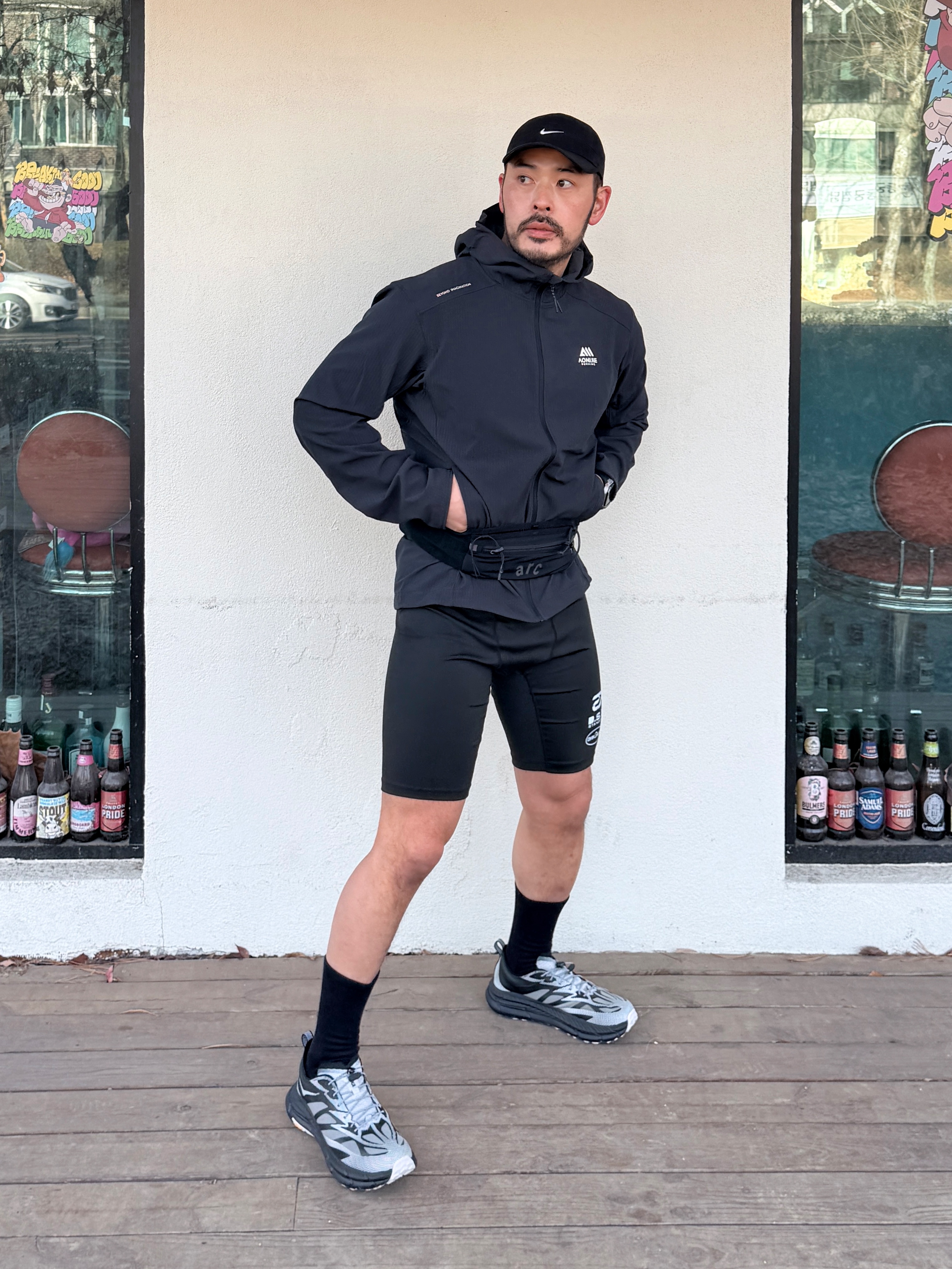 Hoka Mafate Speed 4 Lite TS Black White 착용 스타일 - 1