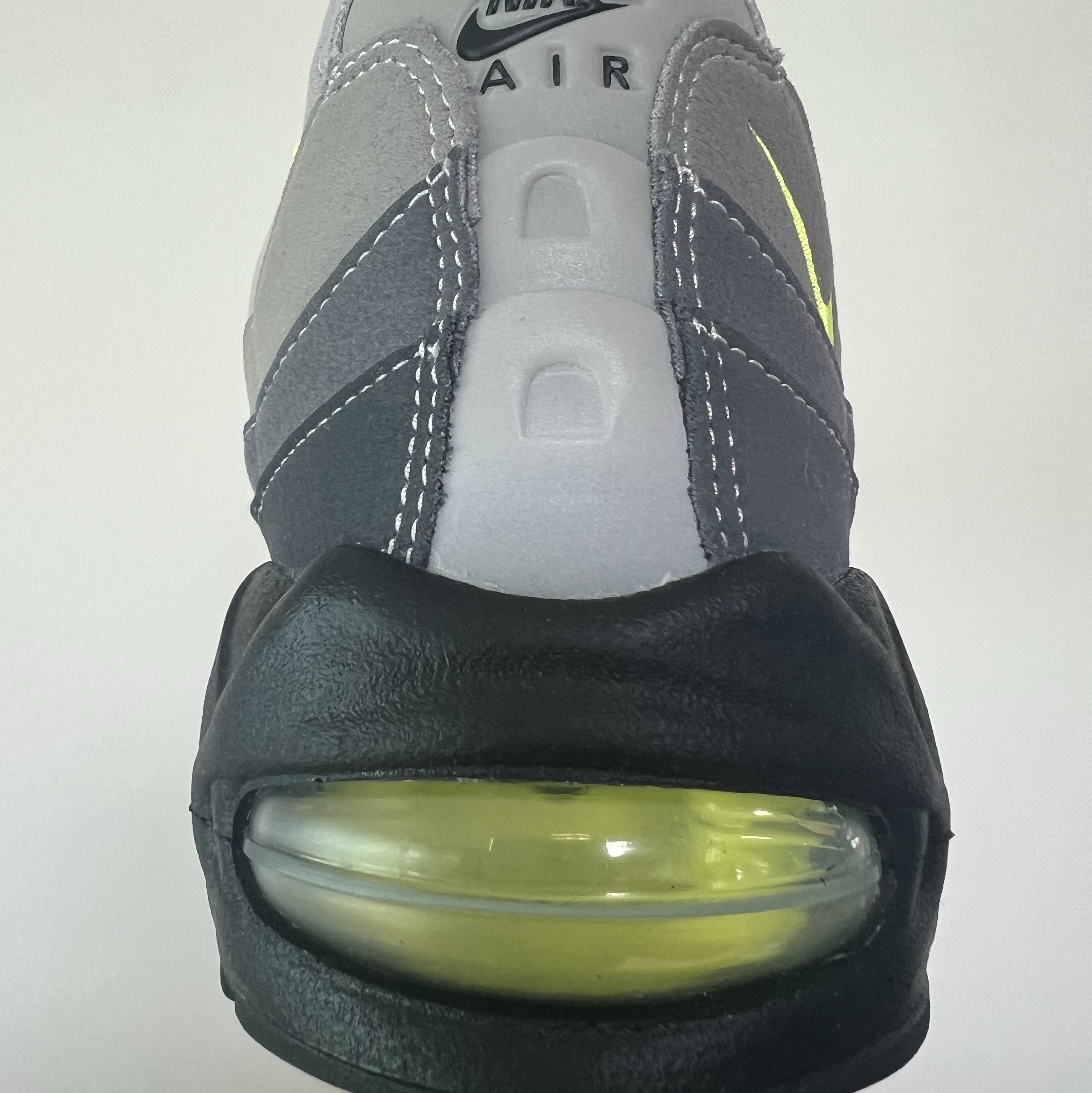 Nike Air Max 95 OG Neon 착용 스타일 - 3