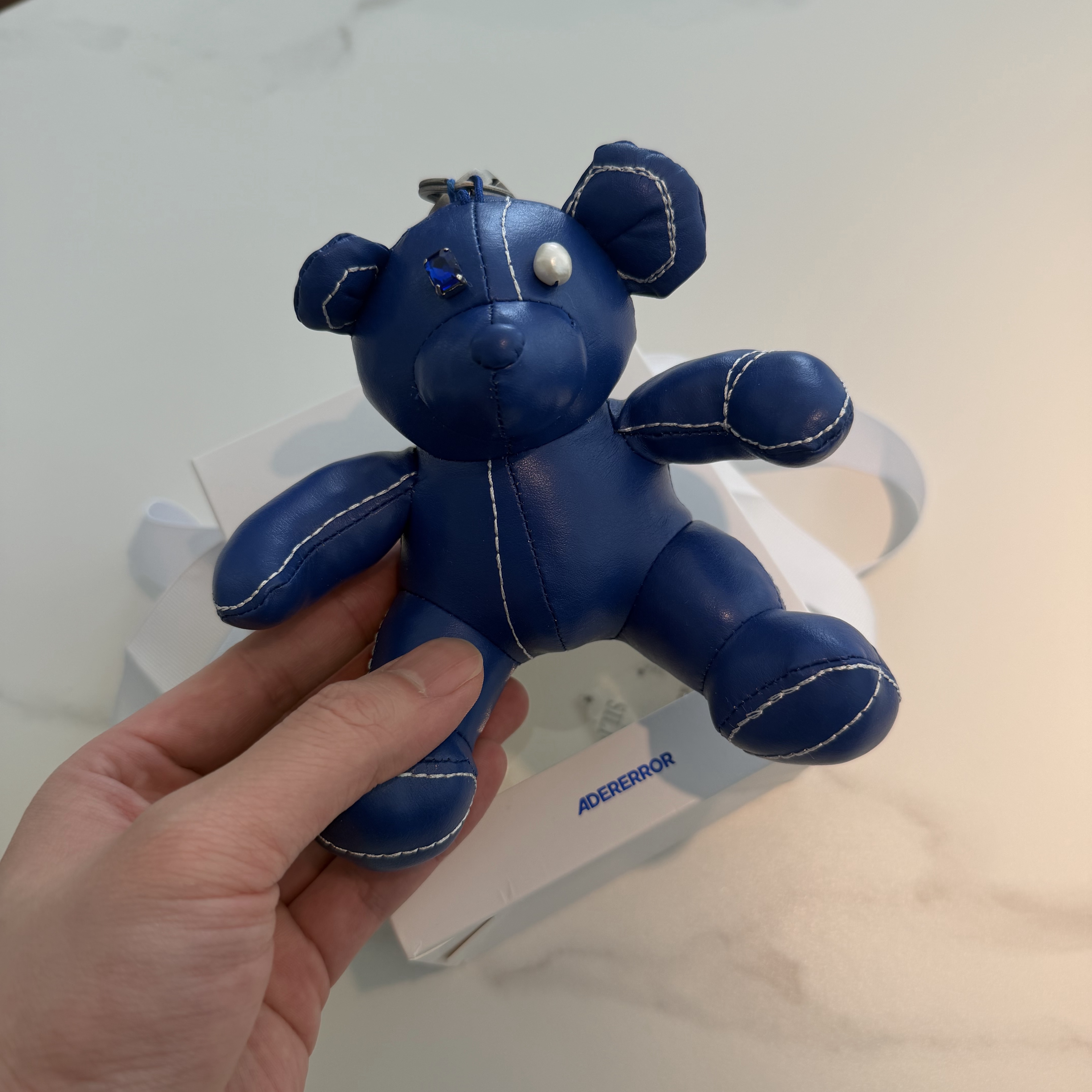 Ader Error Addy Bear Keyring Z-Blue 착용 스타일
