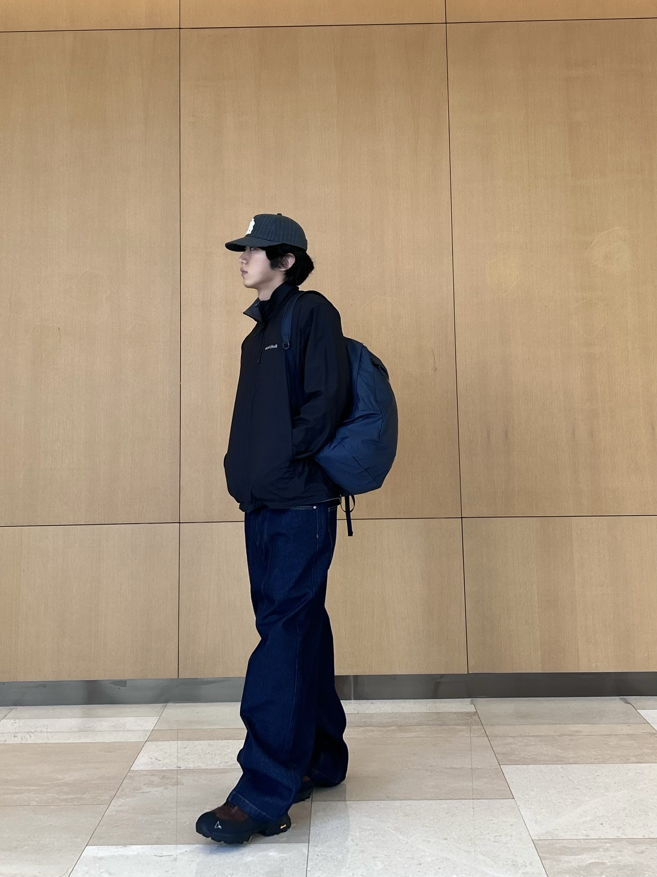 [KREAM 단독] About:Blank Monogram Pinstripe Cap Charcoal White - 26SS 착용 스타일 - 3