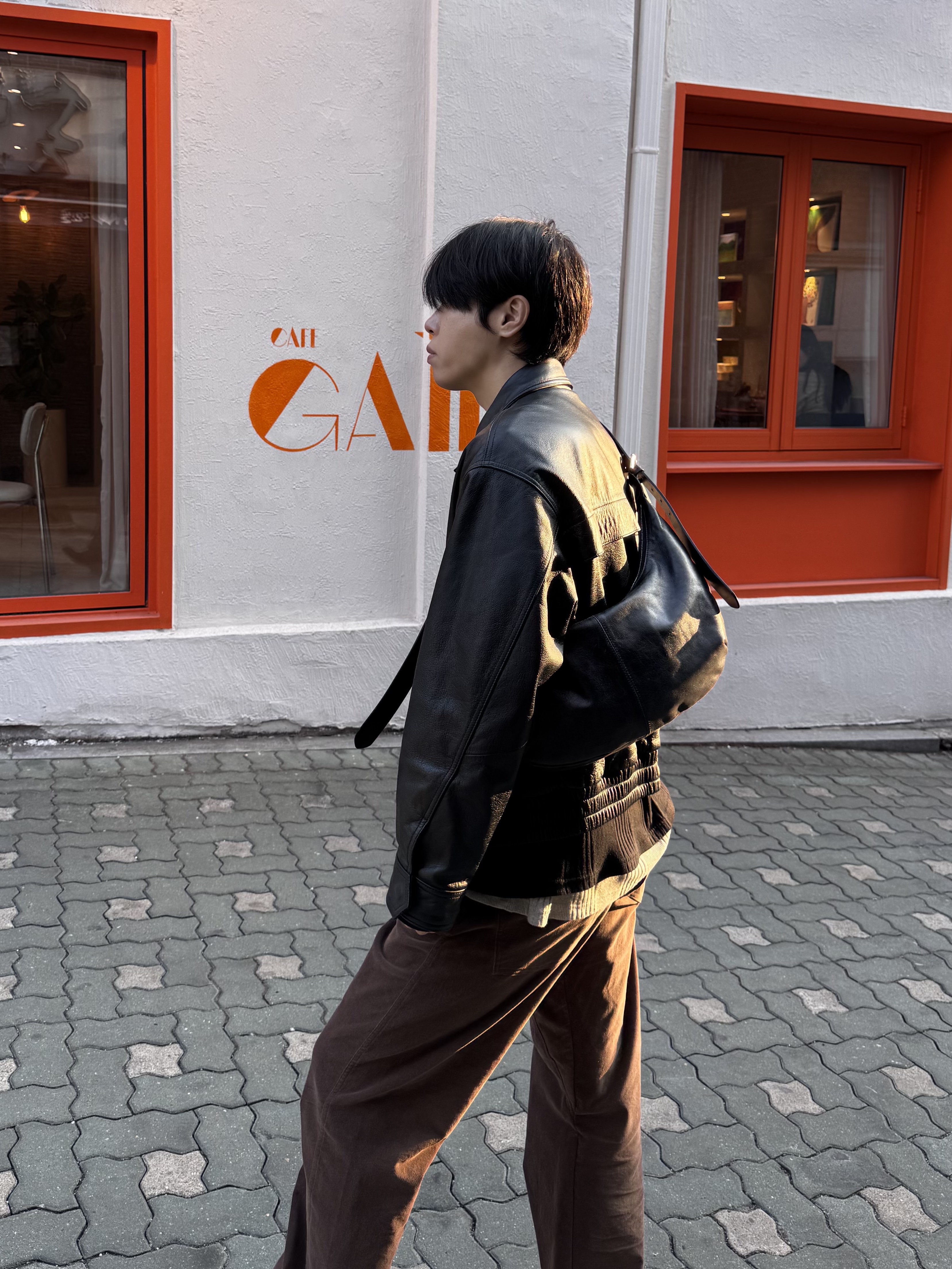 Kinchi Maryam Grainy - 647 (a) Black 착용 스타일 - 1