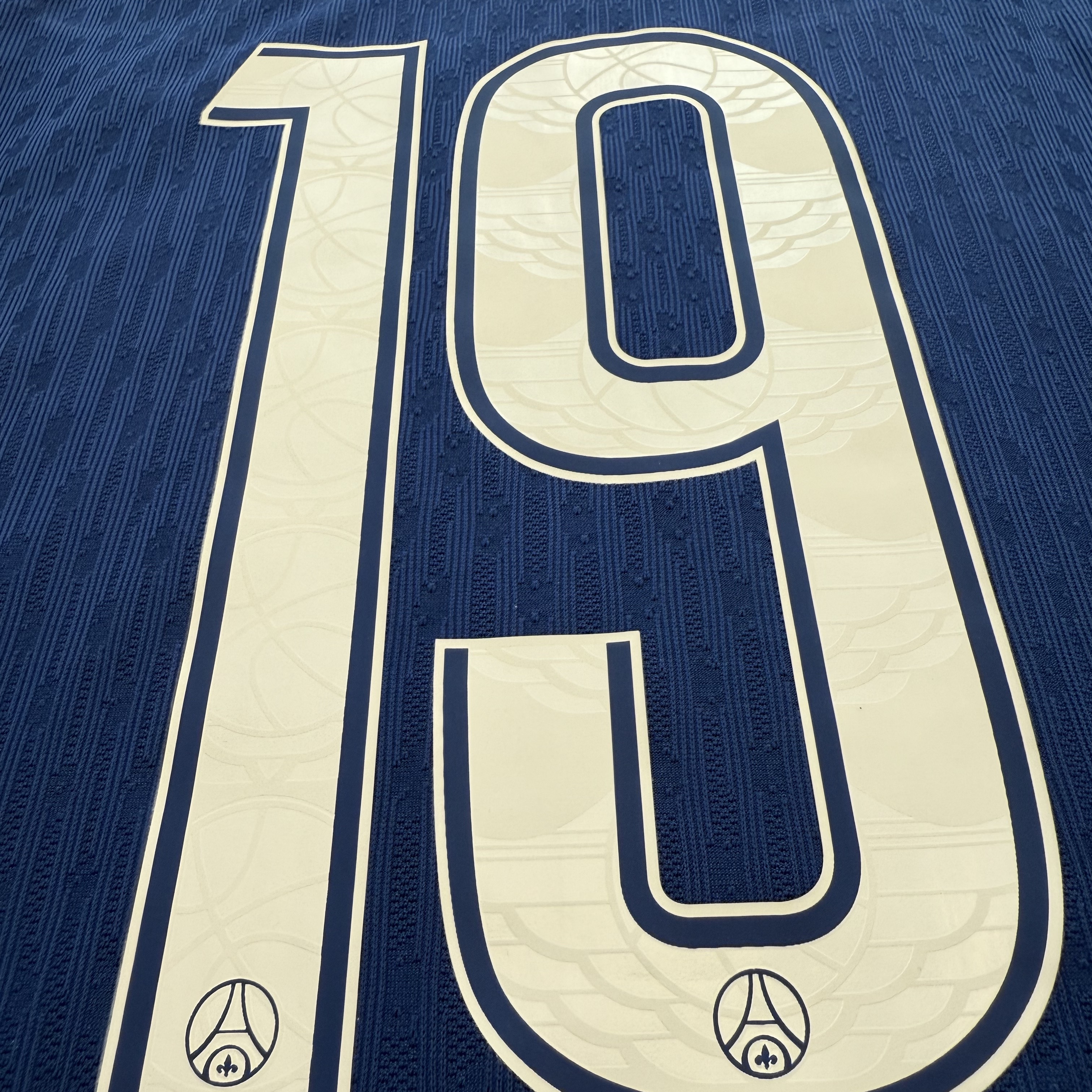 Jordan x Paris Saint-Germain 2024/25 Match 4th Dri-Fit ADV Authentic Long-Sleeve Jersey Blue Void Phantom (Non Marking Ver.) 착용 스타일 - 3