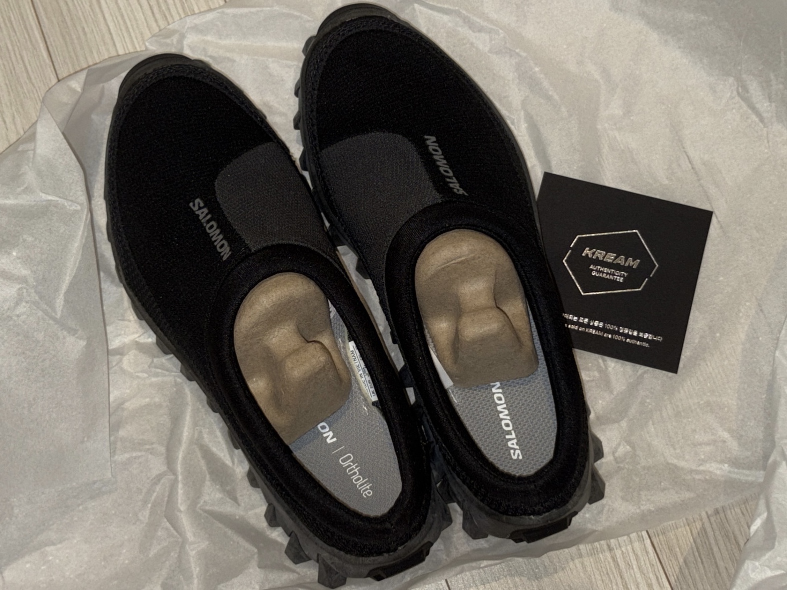 Salomon Snowclog Black Asphalt 착용 스타일