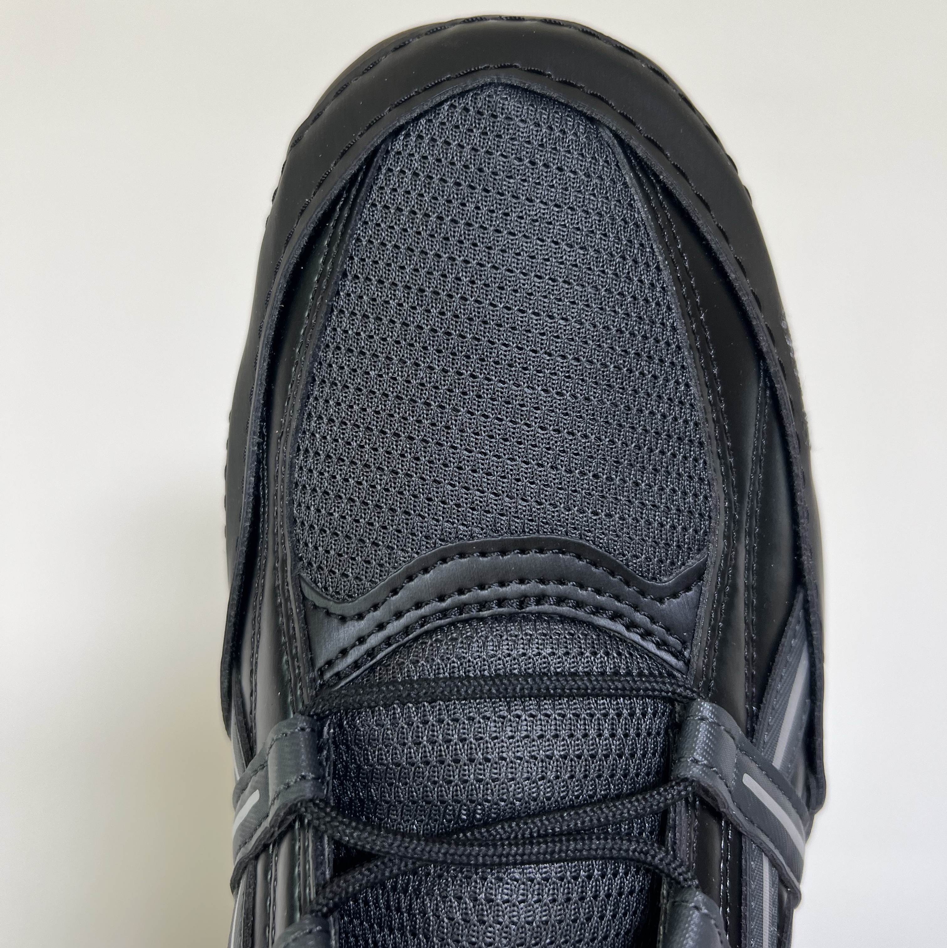 Asics Hypersync Graphite Grey Black 착용 스타일 - 4