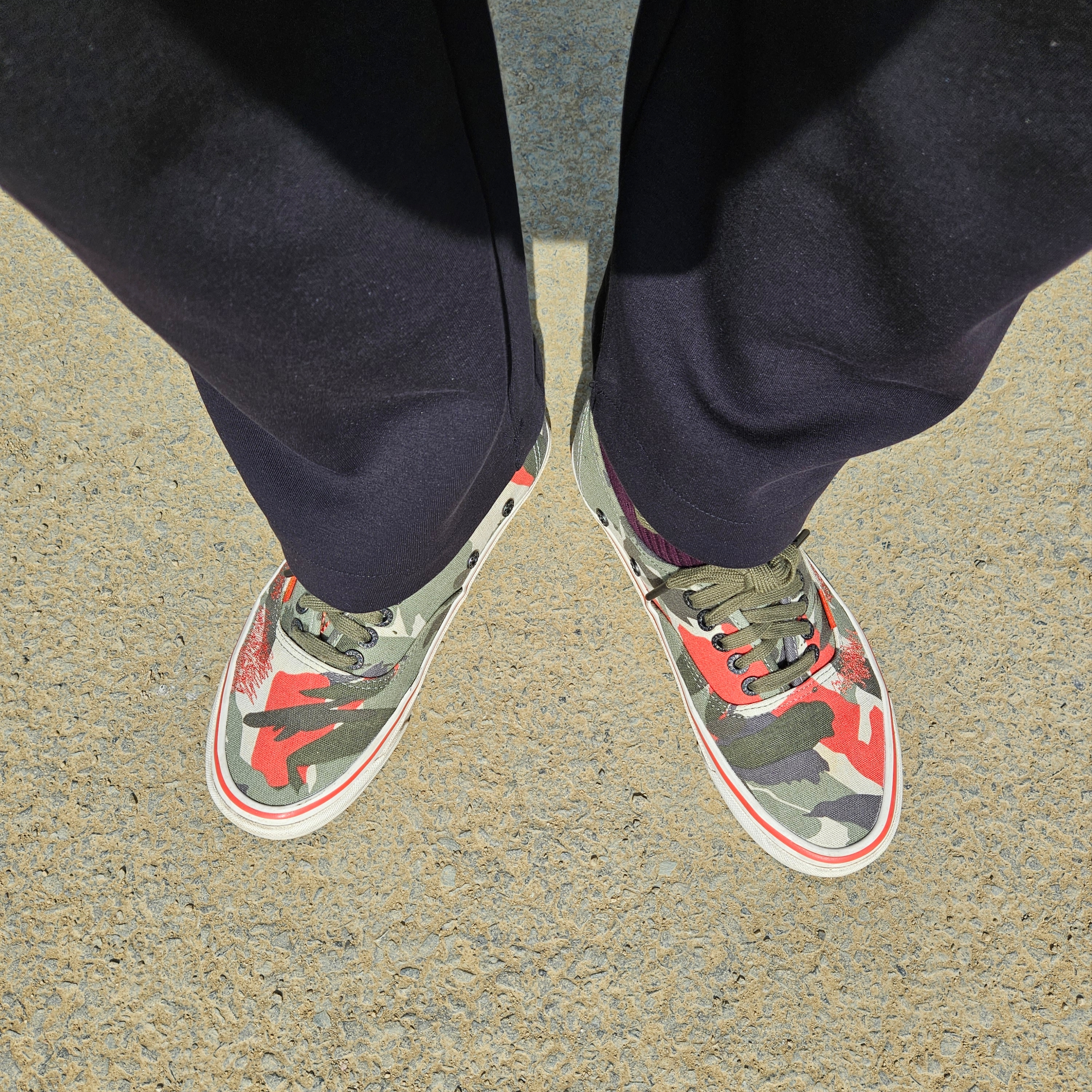 Vans Vault x Nigel Cabourn OG Classic Slip-On LX Carpet Green Mix 착용 스타일 - 3