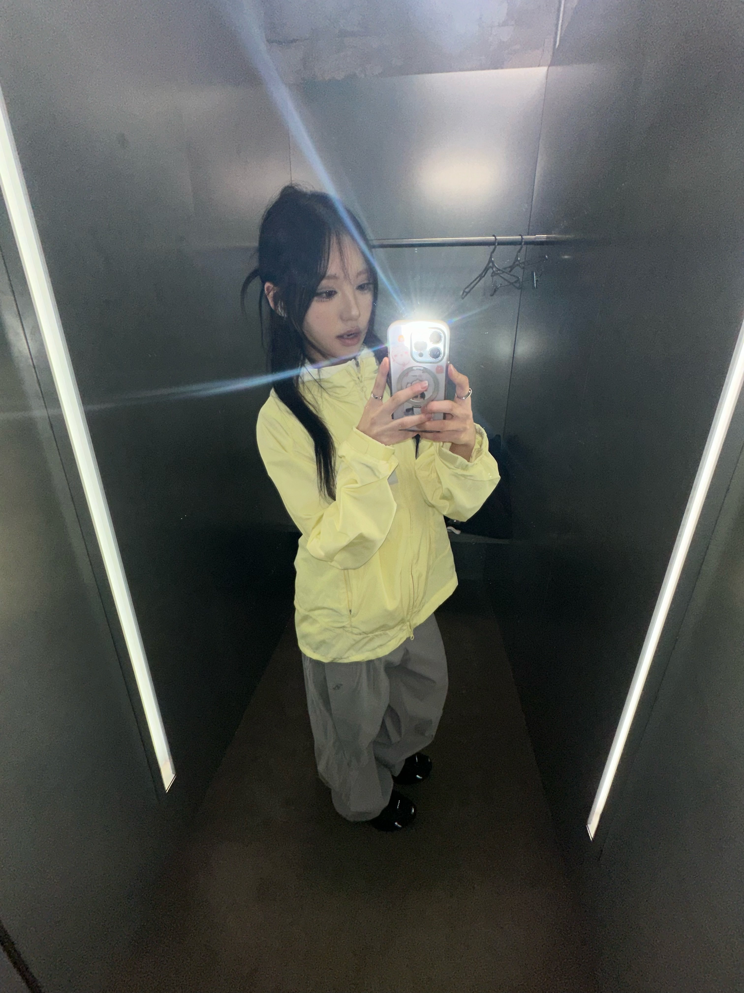 Sansan Gear Docking Jacket Lemon_26SS, (W) Nike Shox R4 Black 착용 스타일 - 2