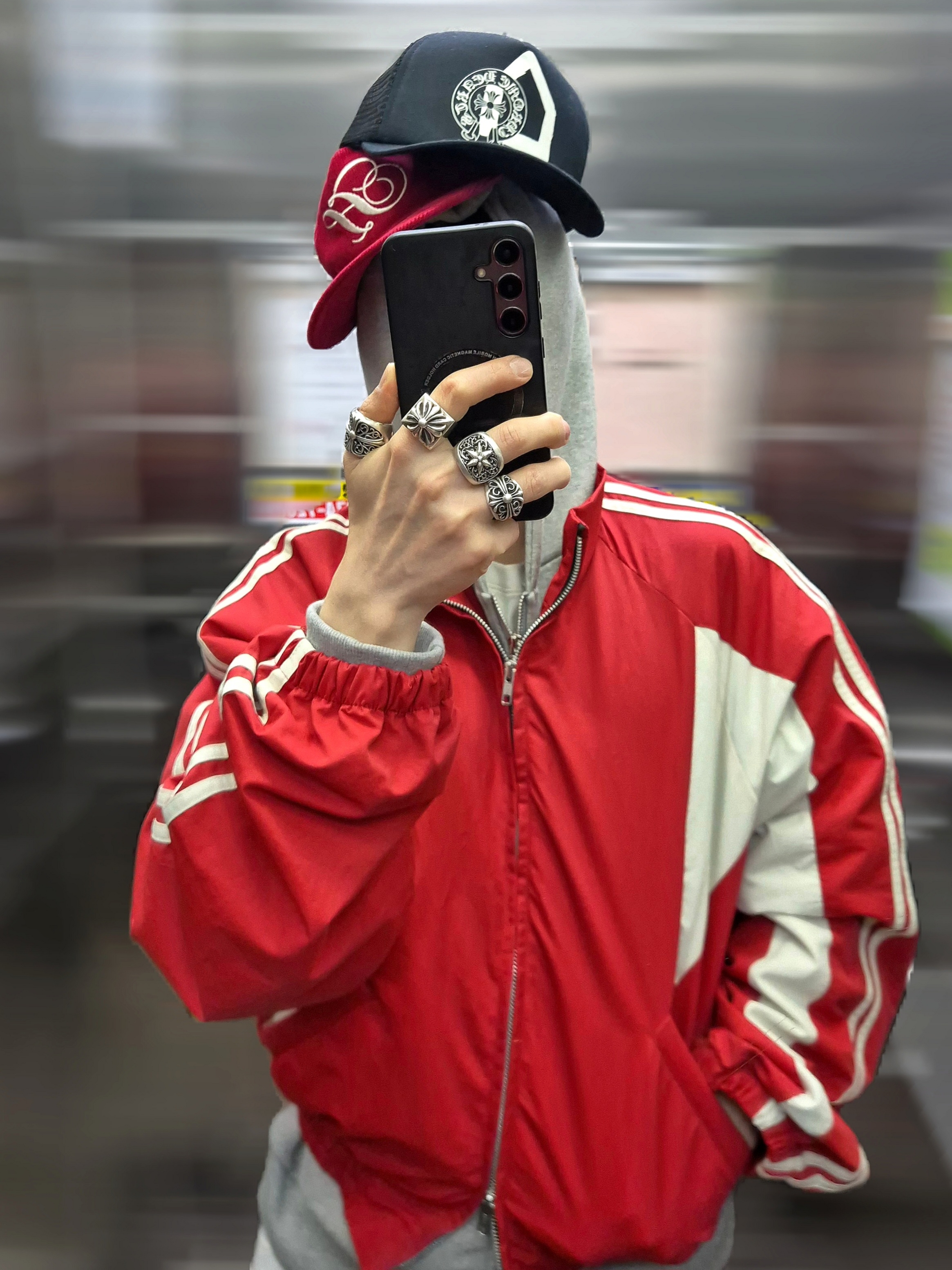 Hommless Corduroy H Logo 5 Panel Hat Red, ROARINGRAD 26 Crop Track Jacket Red 착용 스타일