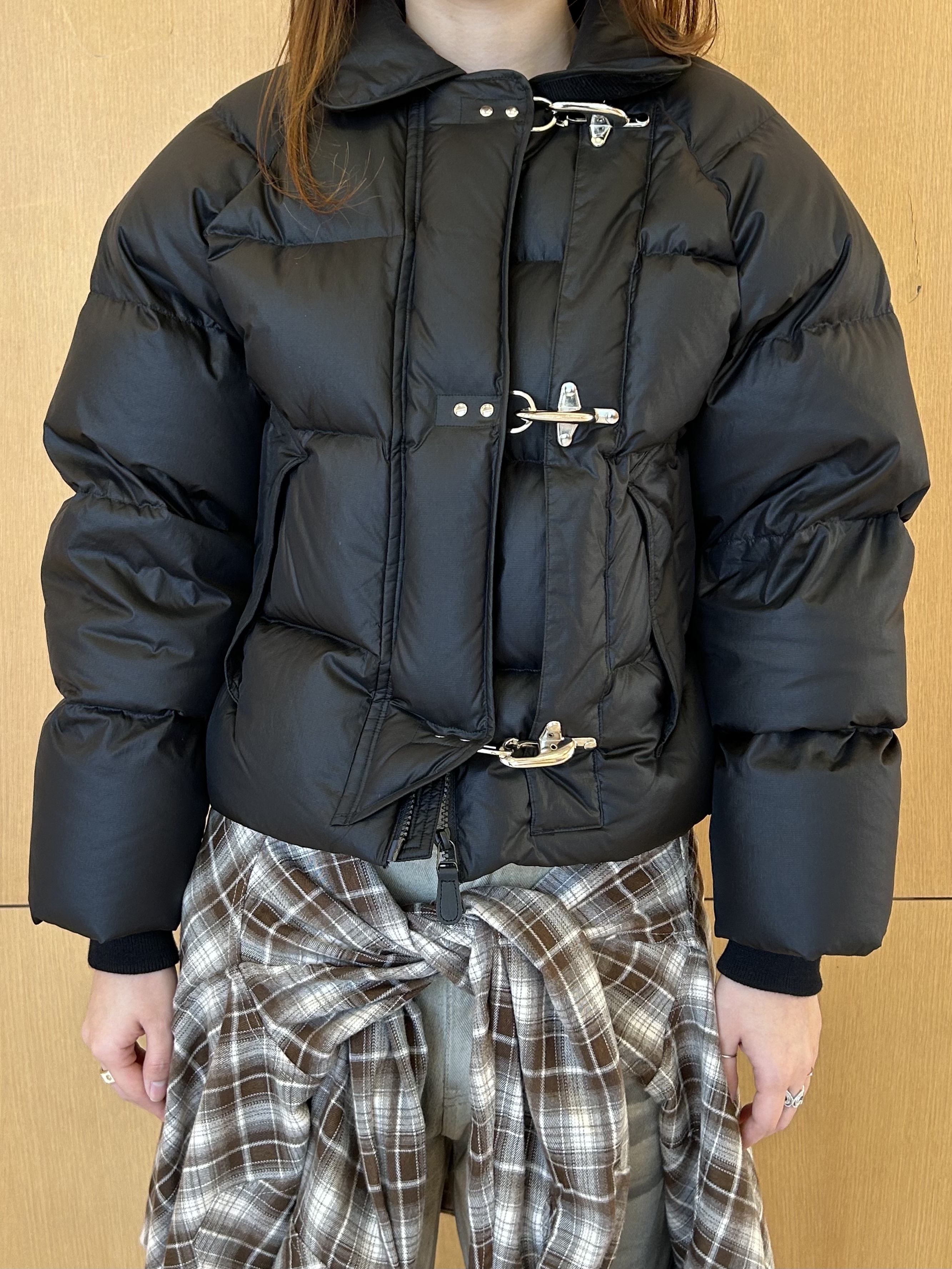 Eastlogue Woman Fireman Short Down Jacket Black - 25FW 착용 스타일 - 3