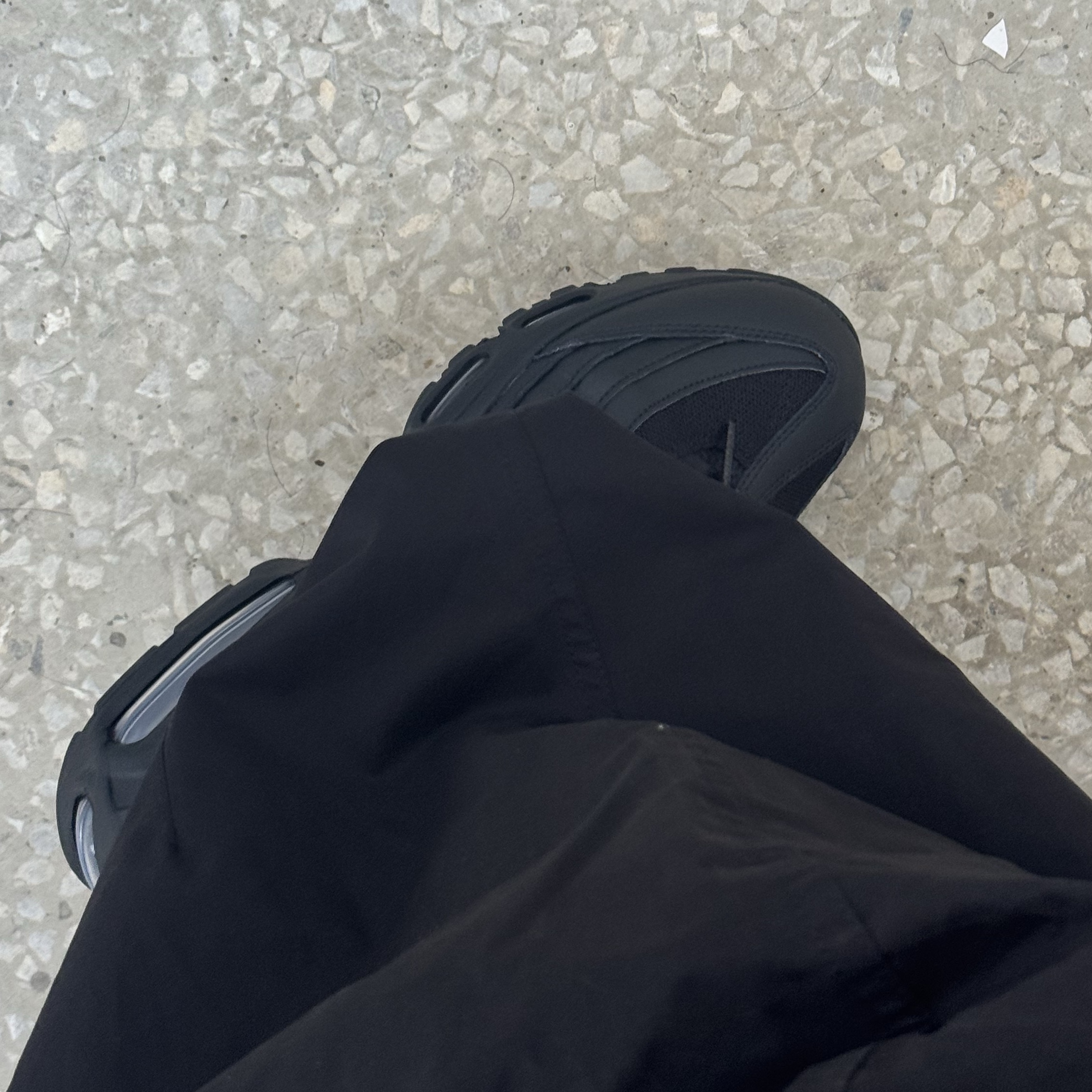 Nike Air Max 95 OG Black Anthracite 착용 스타일