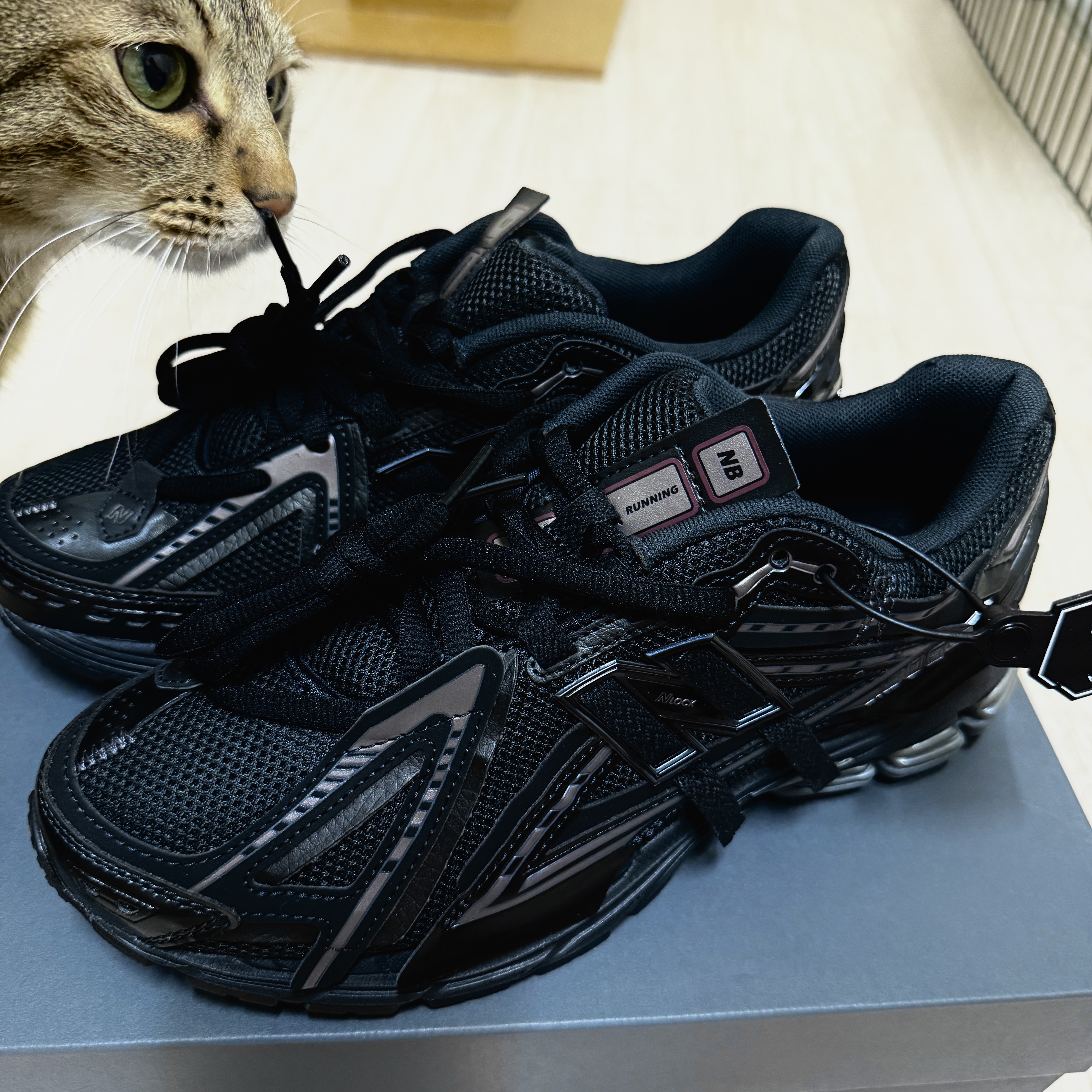 New Balance 1906A Black 착용 스타일