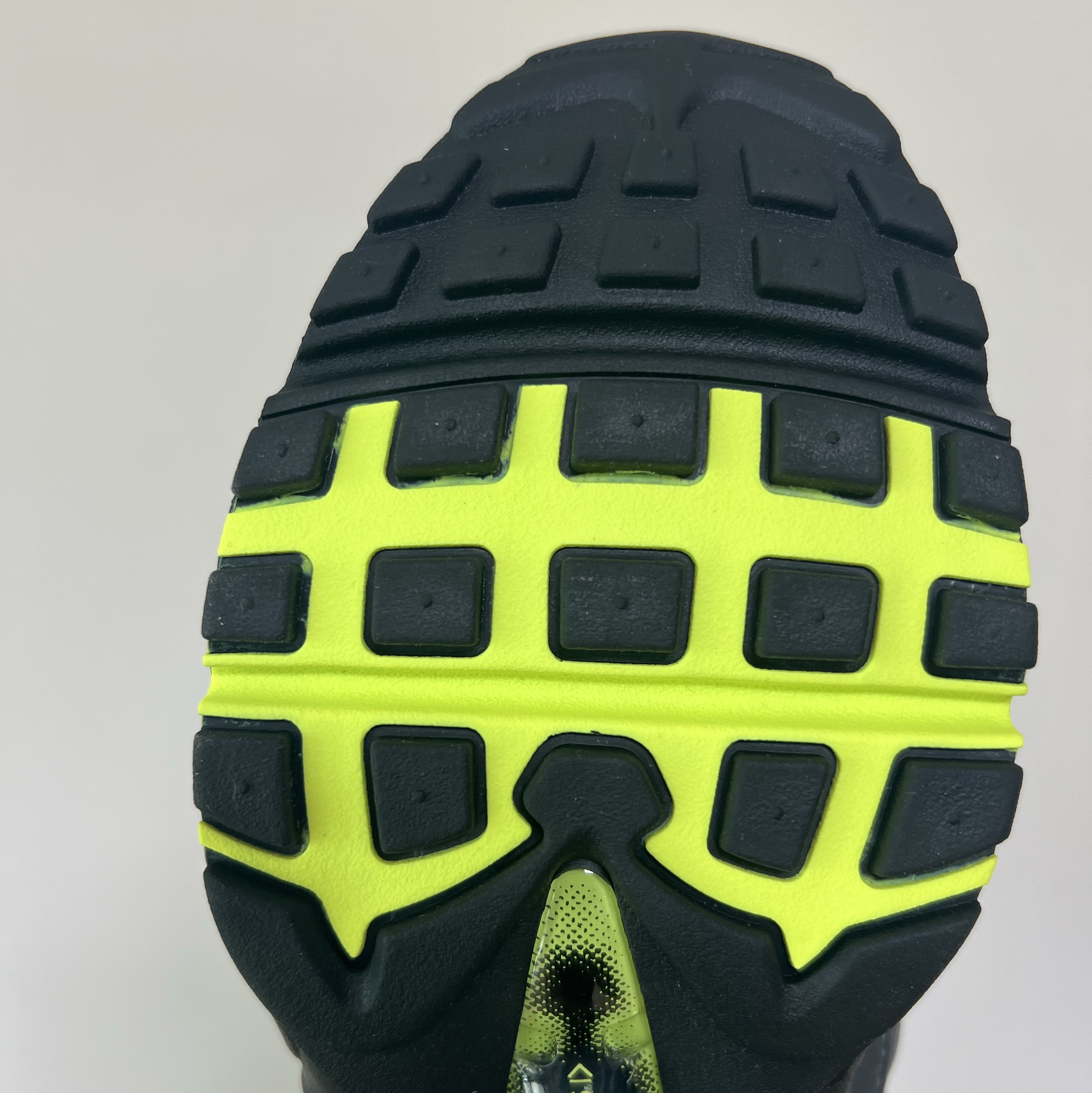 Nike Air Max 95 OG Neon 착용 스타일 - 5