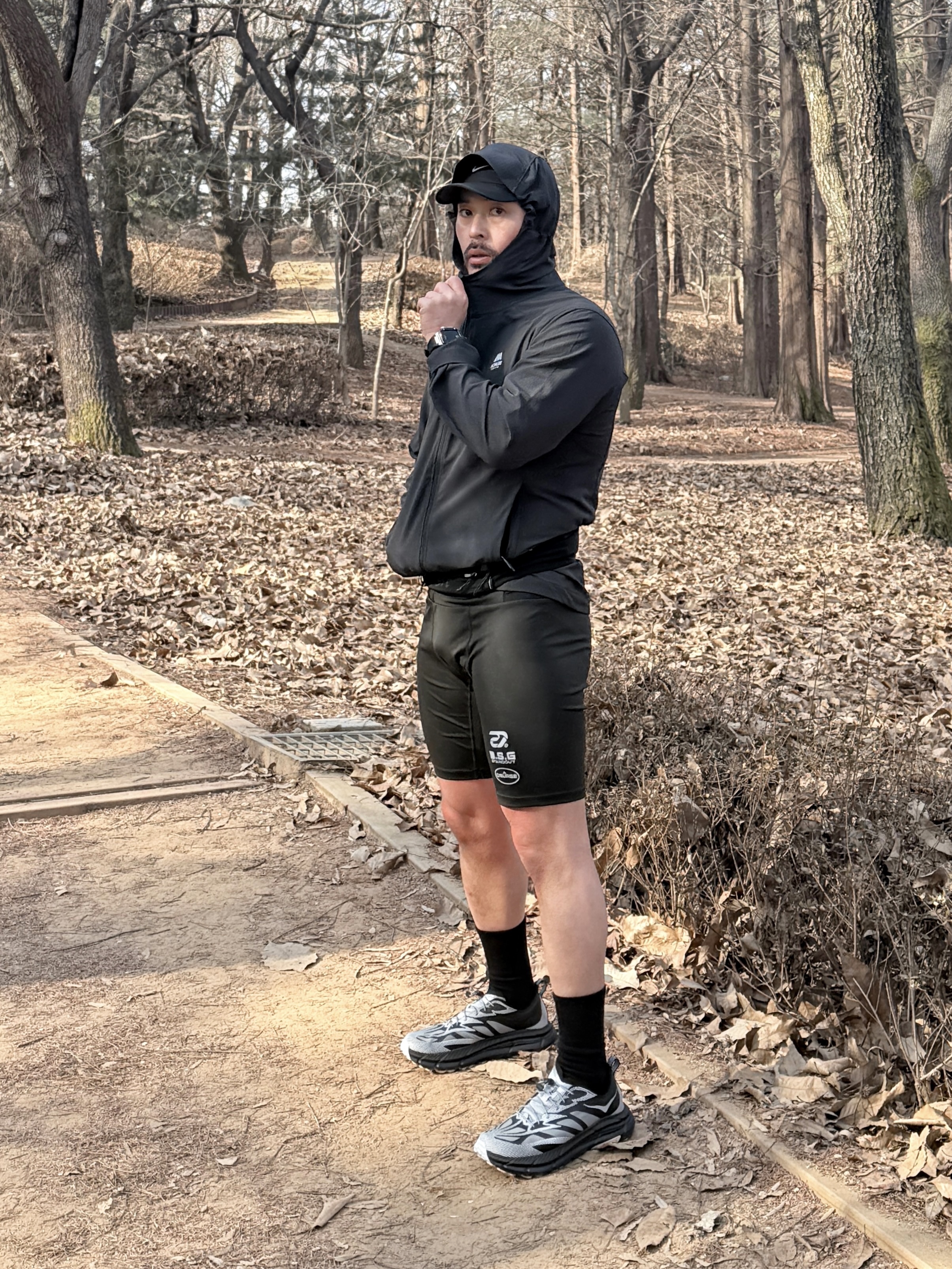 Hoka Mafate Speed 4 Lite TS Black White 착용 스타일 - 6