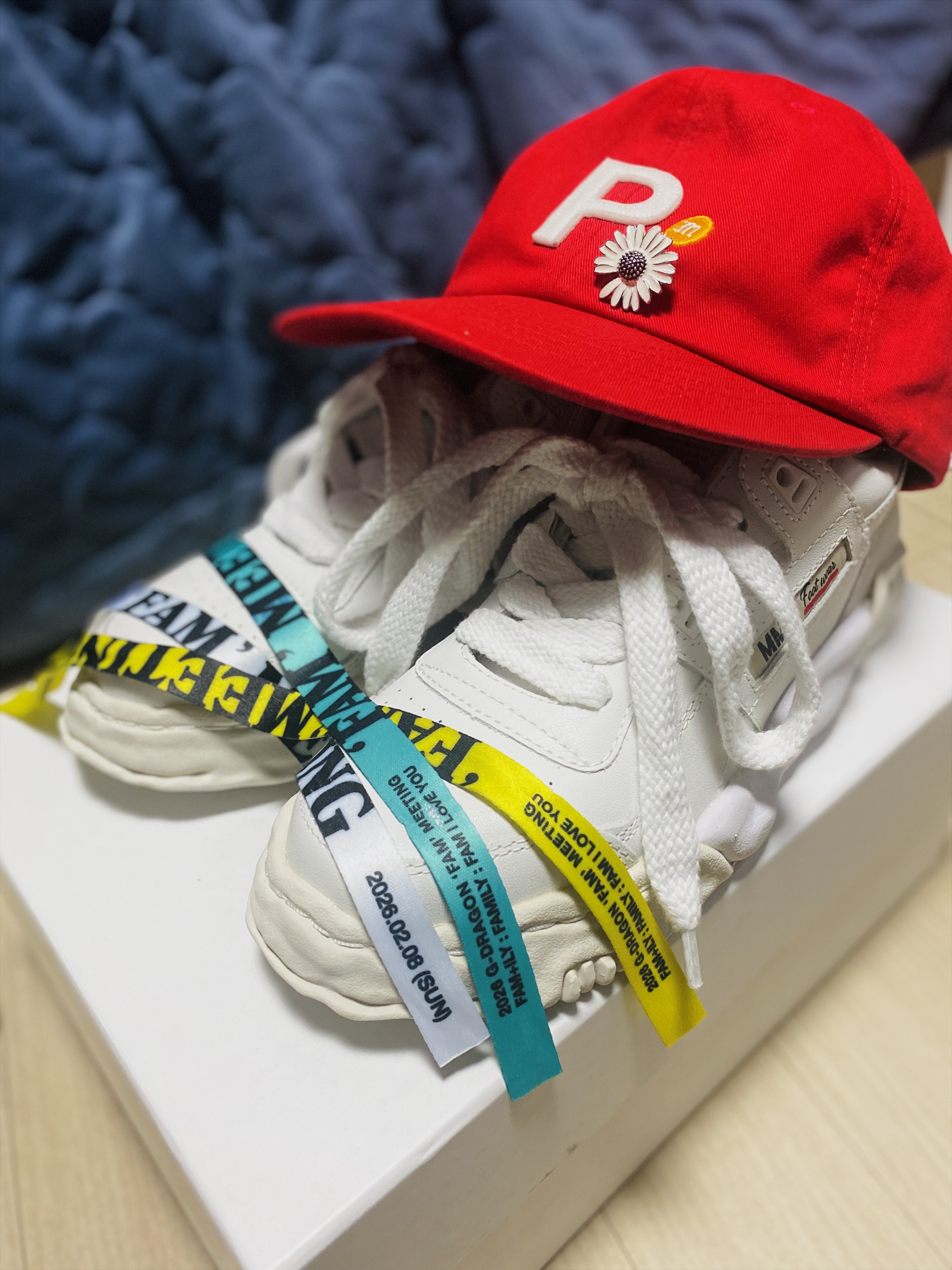 Peaceminusone PMO Ball Cap #1 Red, Maison Mihara Yasuhiro Parker OG Sole Leather Low-top Sneakers White 착용 스타일 - 1