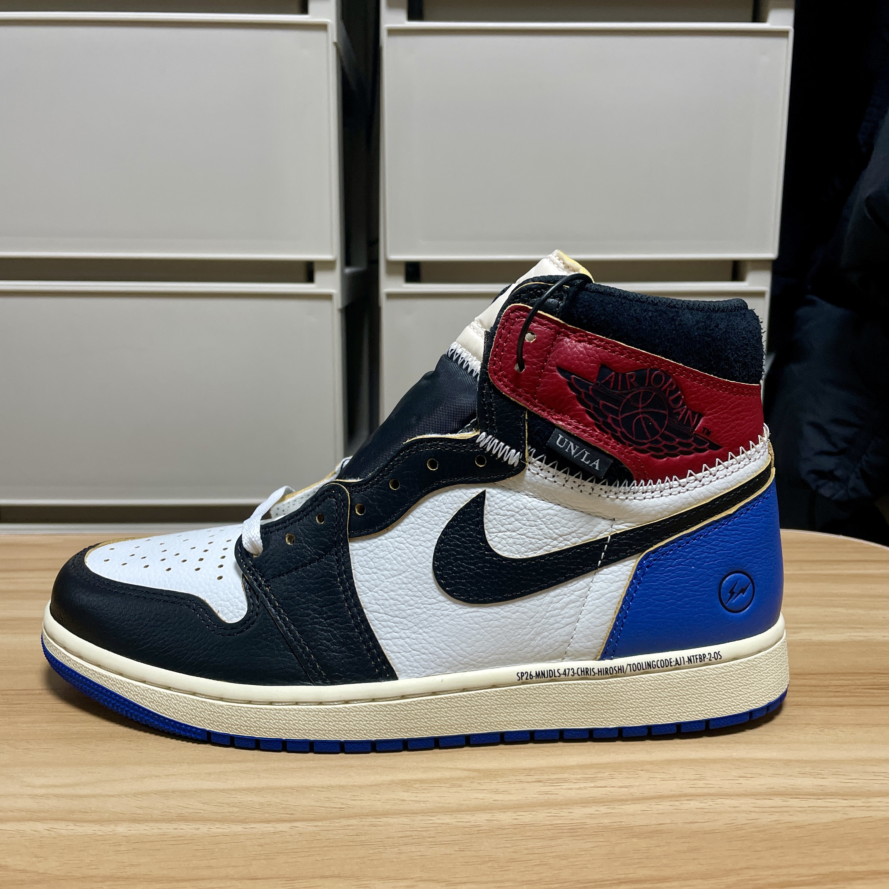 Jordan 1 x Fragment x Union LA Black and Varsity Red, Jordan 1 x Union Retro High OG Chicago Shadow 착용 스타일 - 1