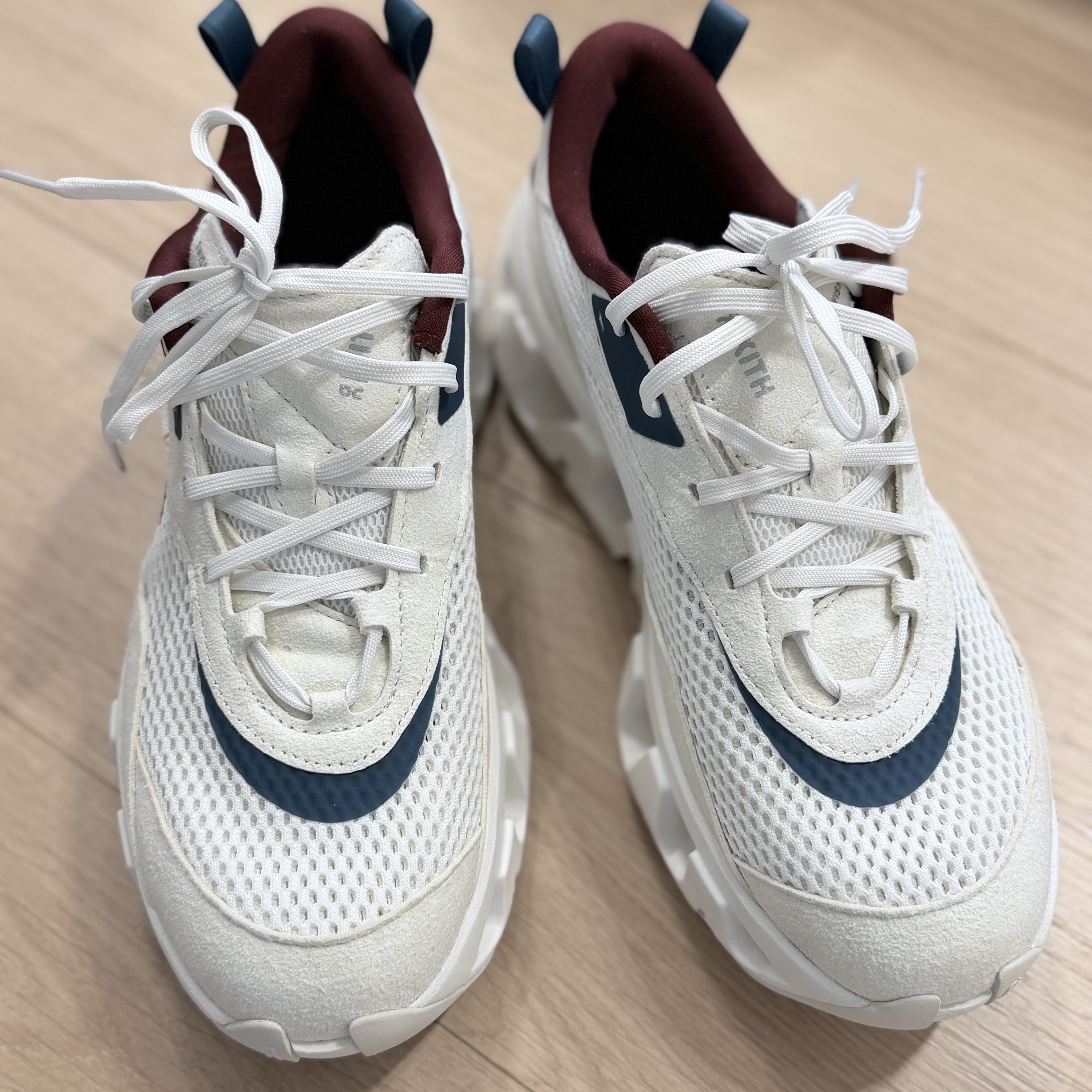 (W) On Running x Kith K-Tech 2 White Real Teal 착용 스타일