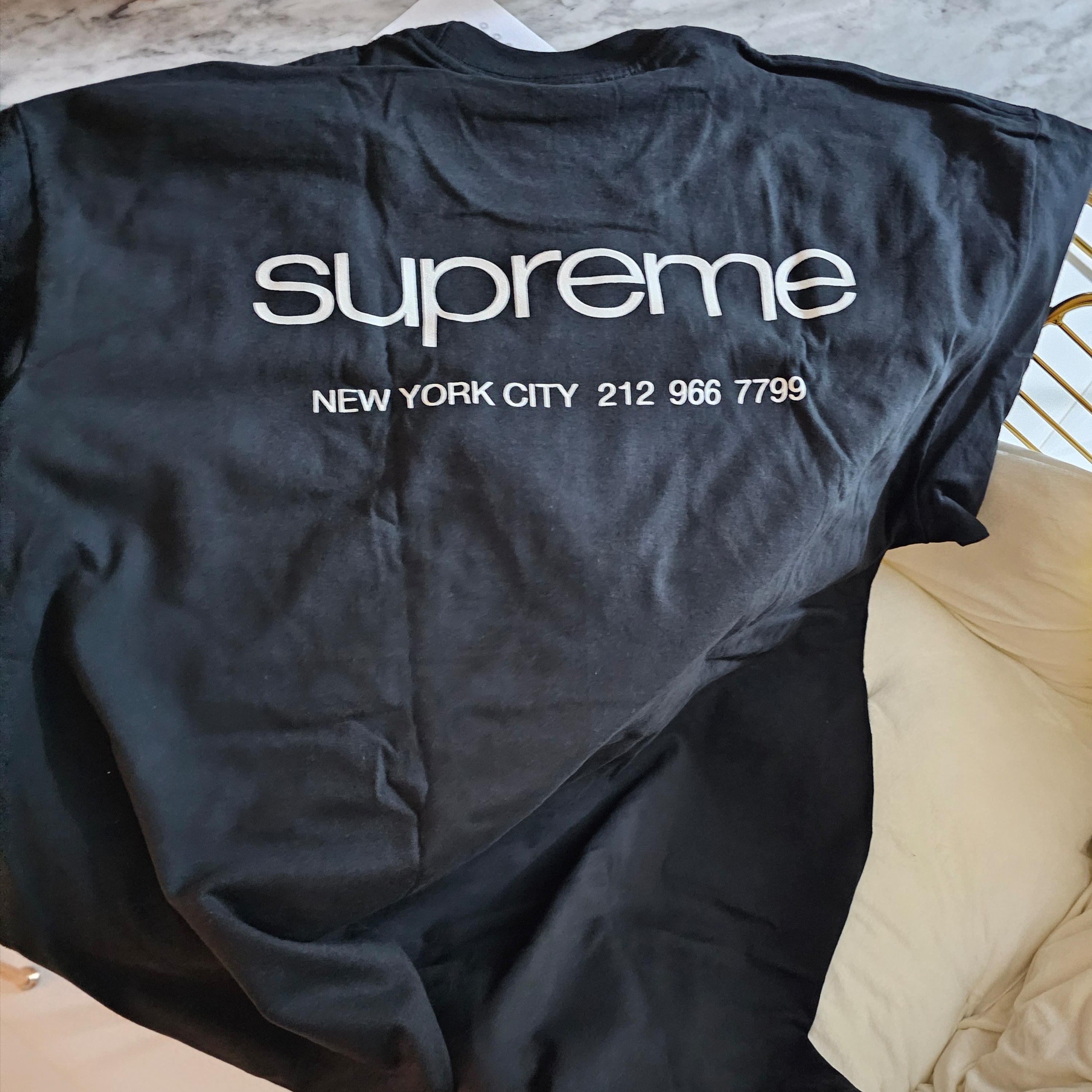 Supreme NYC T-Shirt Black - 23FW 착용 스타일