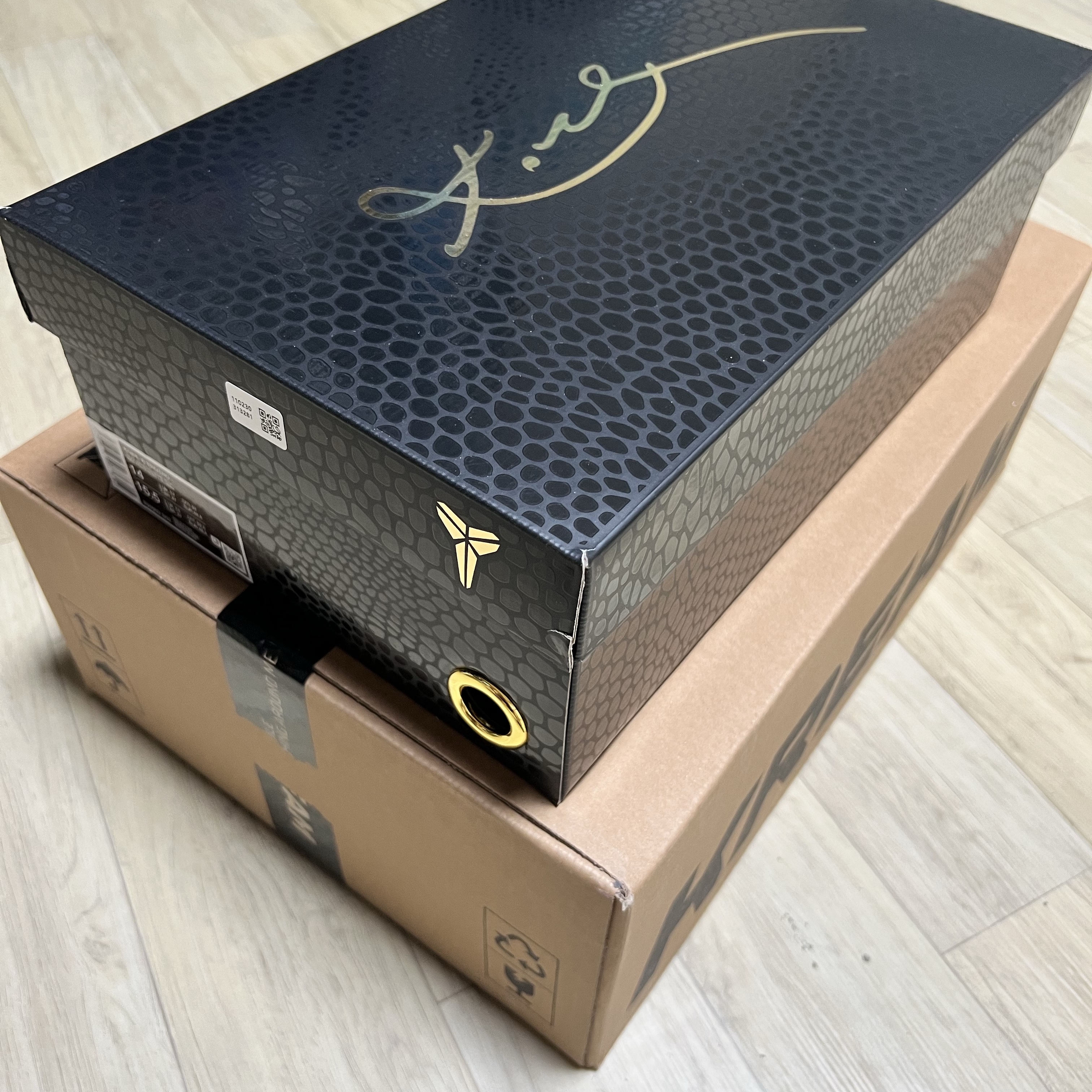 Nike Kobe 6 Protro 3D Dark Grey Chlorine Blue 착용 스타일 - 2