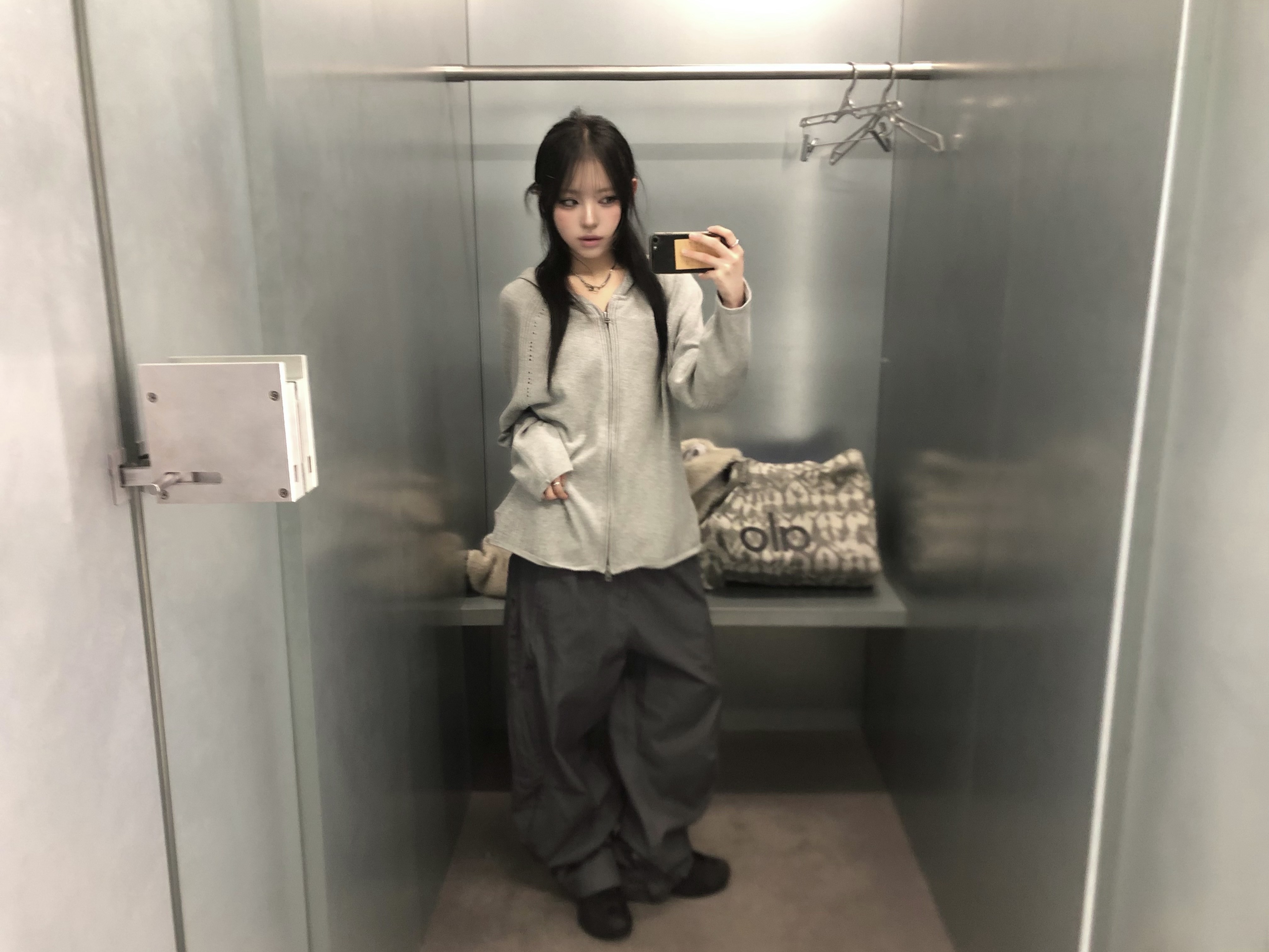 Sansan Gear Back Pocket Pants Blue Charcoal, (W) Nike Shox R4 Black 착용 스타일 - 3