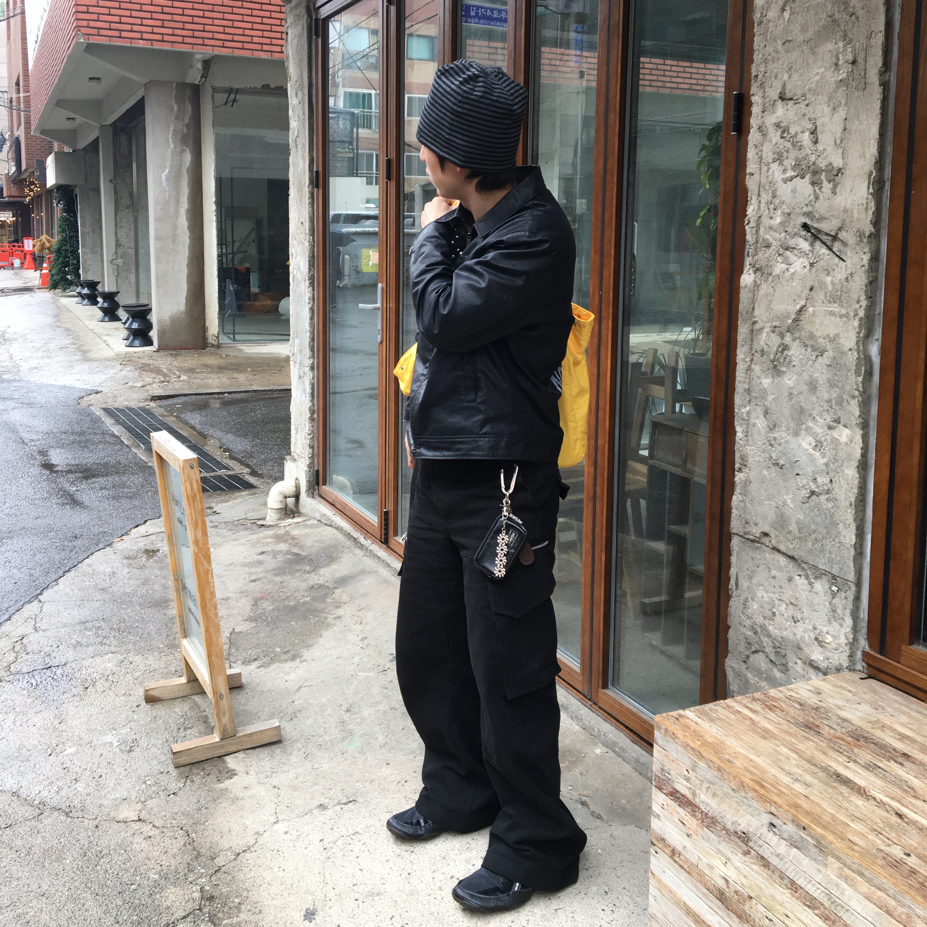 Asics Hypersync Graphite Grey Black, Vacant Archive Vove Big Shoulder Bag Yellow 착용 스타일 - 3