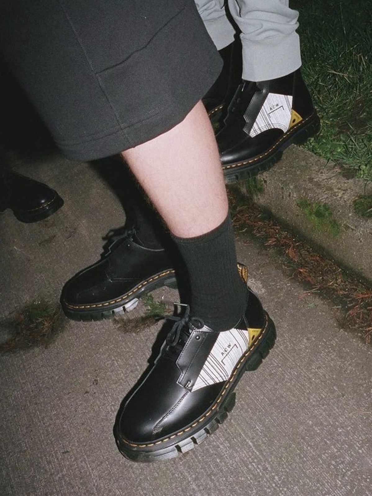 Dr. Martens x A-Cold-Wall 1460 Bex Neoteric Black 착용 스타일 - 2