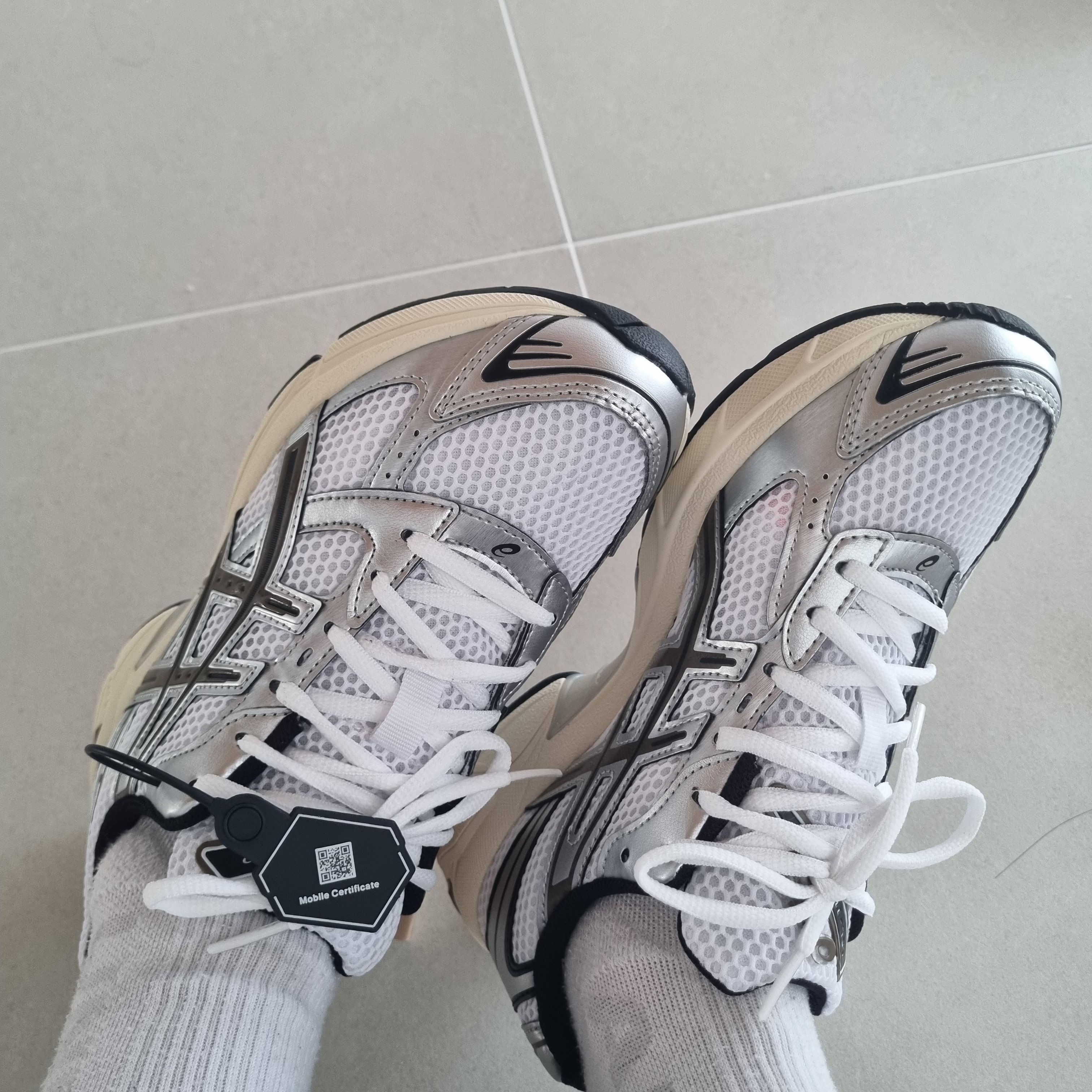 Asics Gel-1130 White Clay Canyon 착용 스타일 - 1