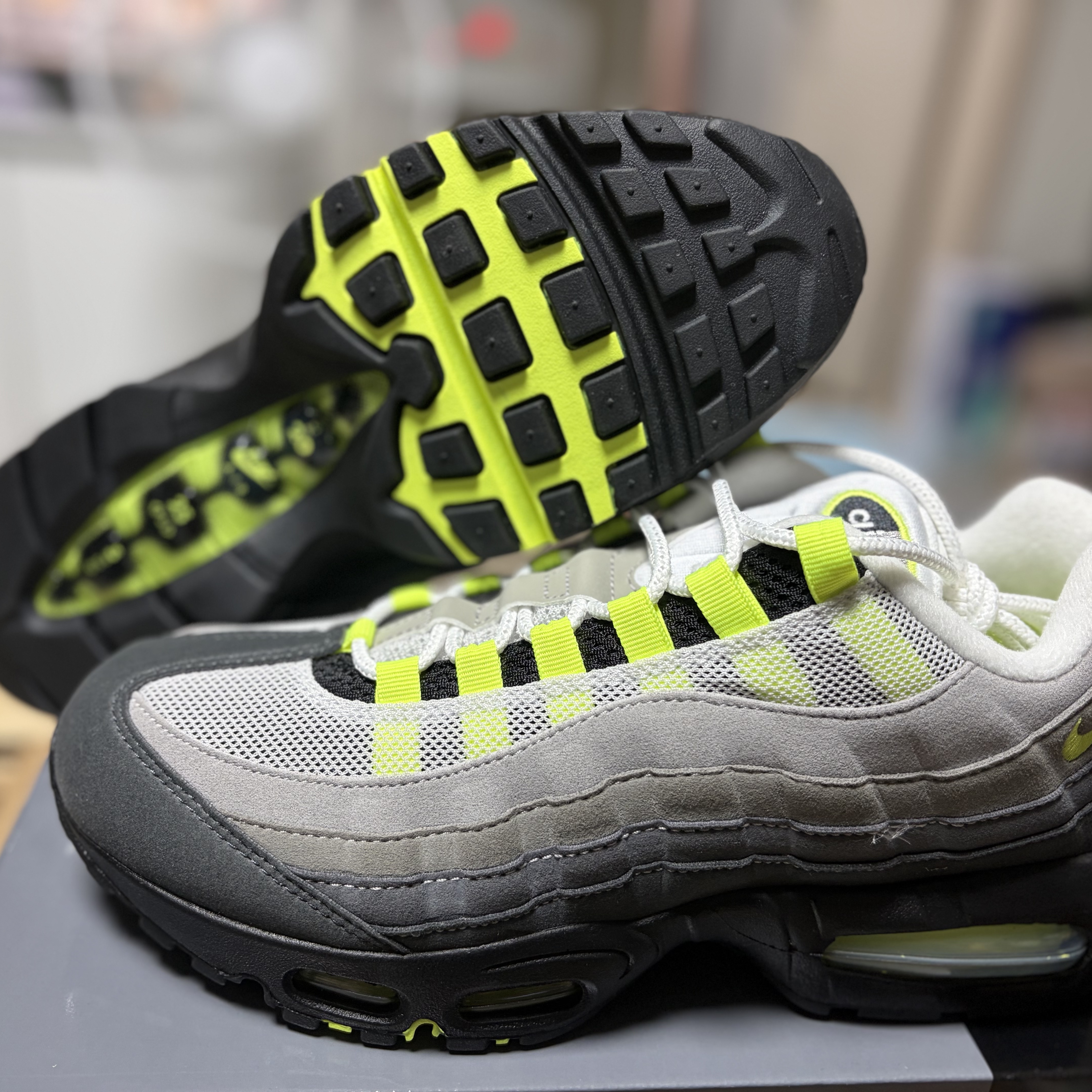 Nike Air Max 95 OG Neon 착용 스타일 - 6
