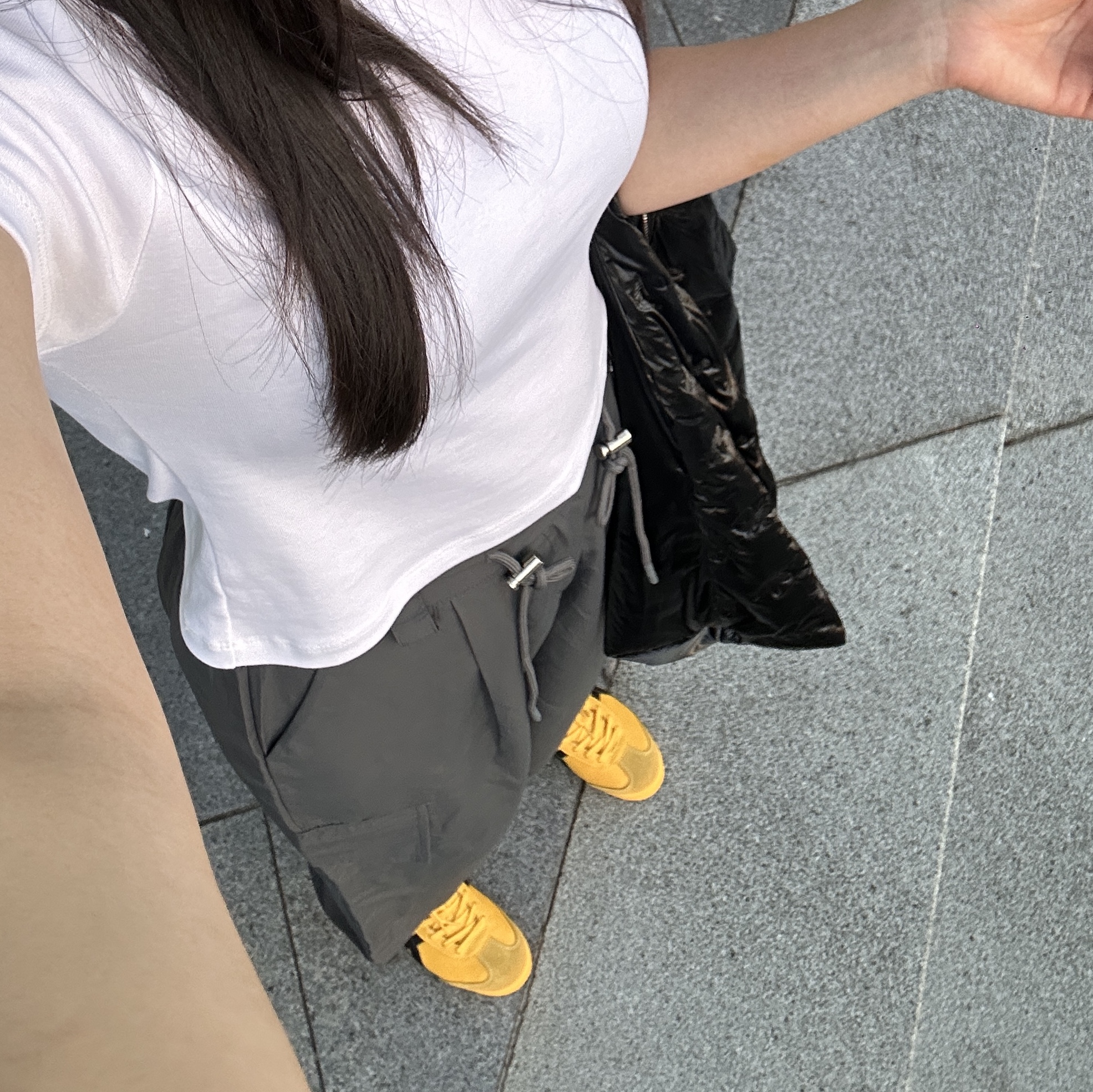 Onitsuka Tiger Mexico 66 Yellow Black 착용 스타일 - 2