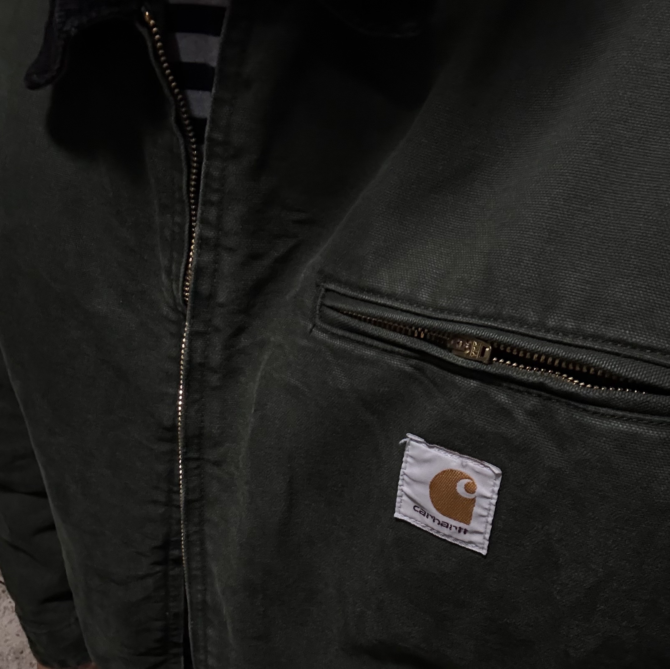 Carhartt WIP OG Detroit Jacket Olive Black Stone Canvas - Winter 착용 스타일