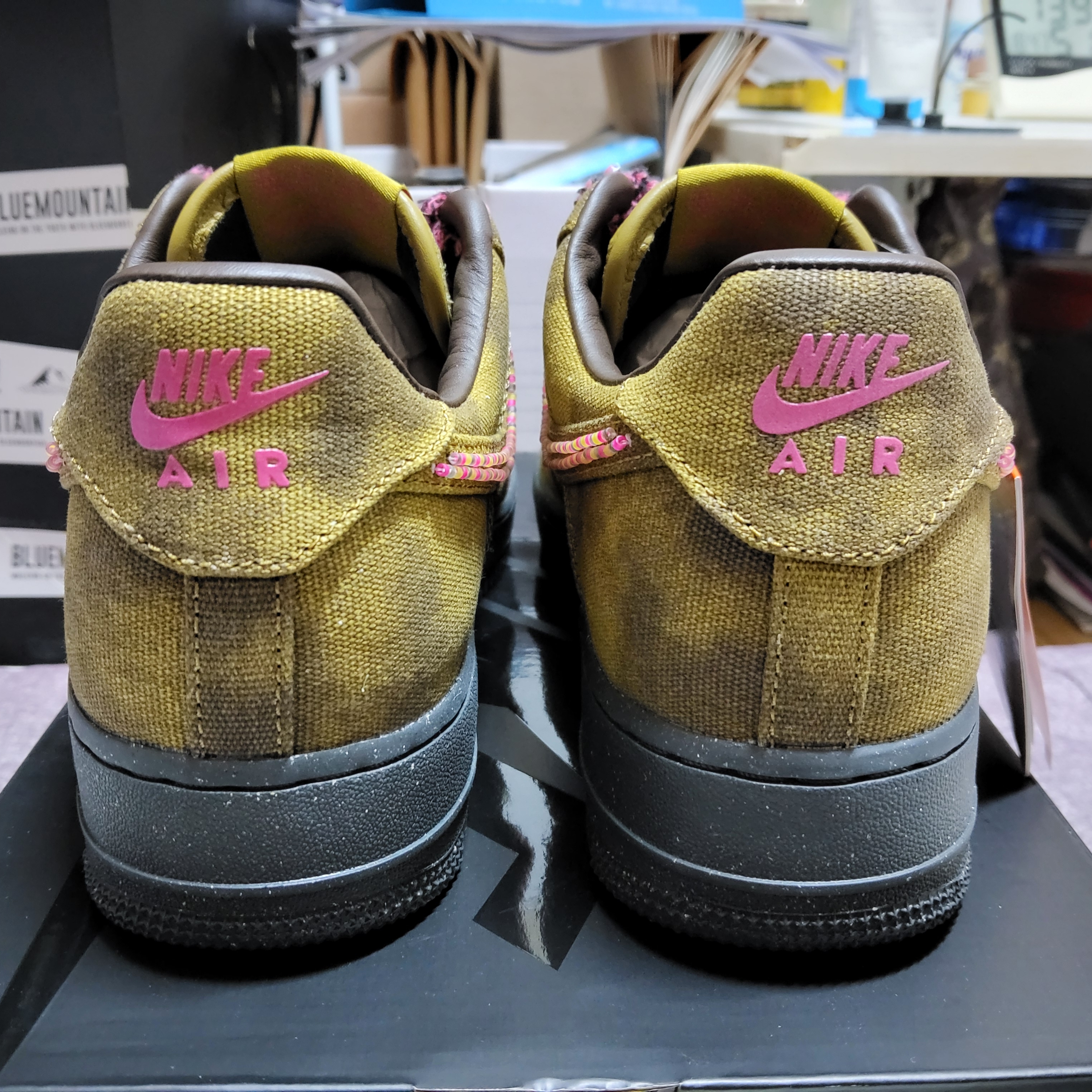 Nike Air Force 1 '07 Low Boucle Baroque Brown and Desert Moss 착용 스타일 - 8