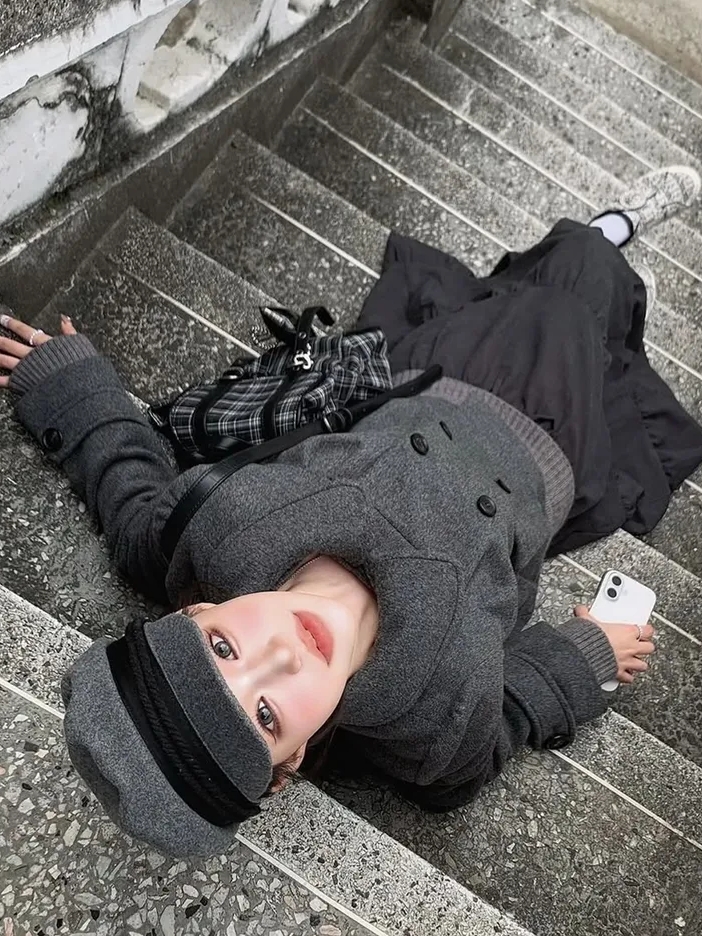 REISE MIYA Preep Check Backpack Black 착용 스타일 - 2