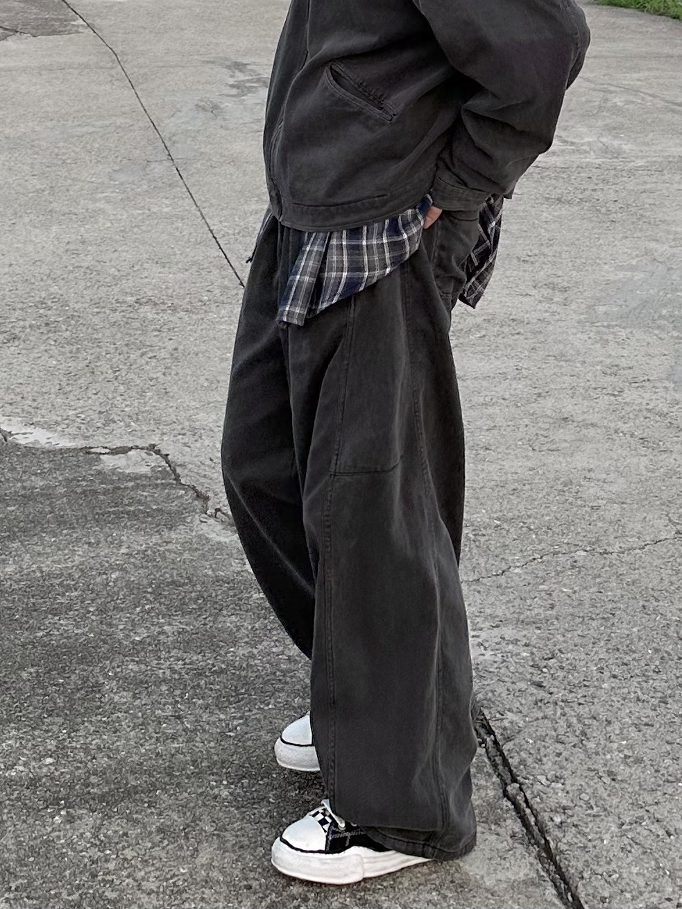 Maison Mihara Yasuhiro Peterson OG Sole Canvas Low Sneakers Black, Maison Mihara Yasuhiro Peterson23 OG Sole Canvas Low-top Sneakers Black 착용 스타일 - 6