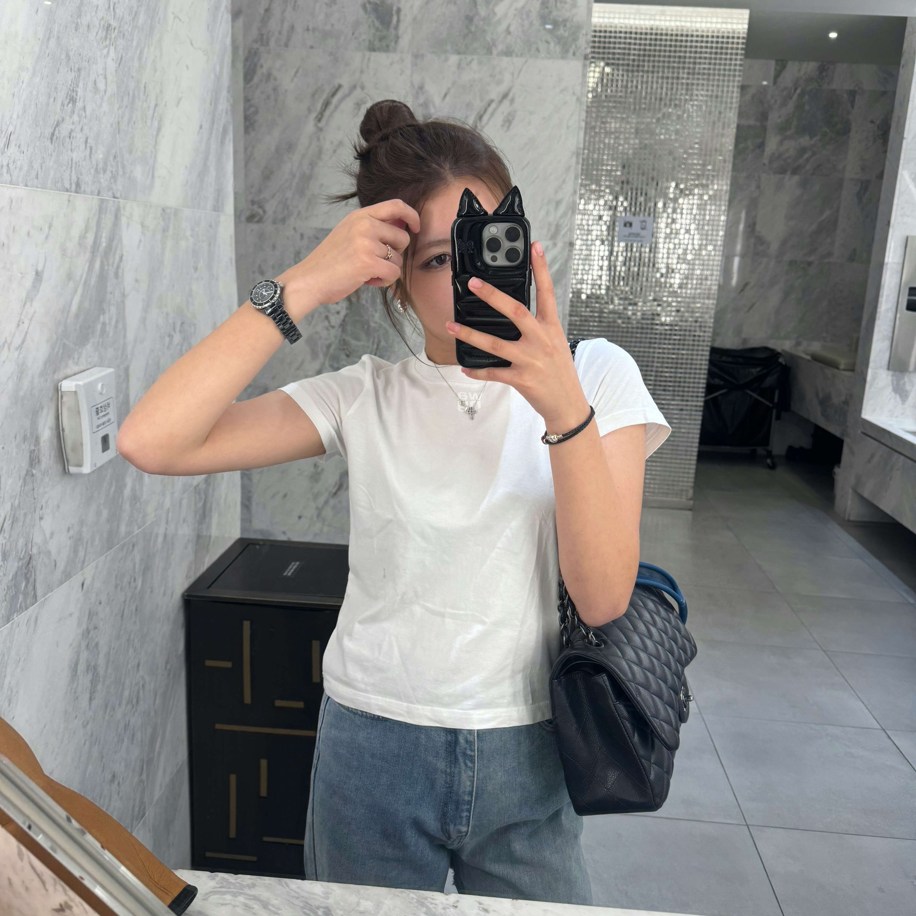 (W) Alexander Wang Puff Logo Shrunken T-Shirt in Cotton Jersey White, Apple AirPods Max Lightning Sky Blue (Korean Ver.) 착용 스타일 - 1