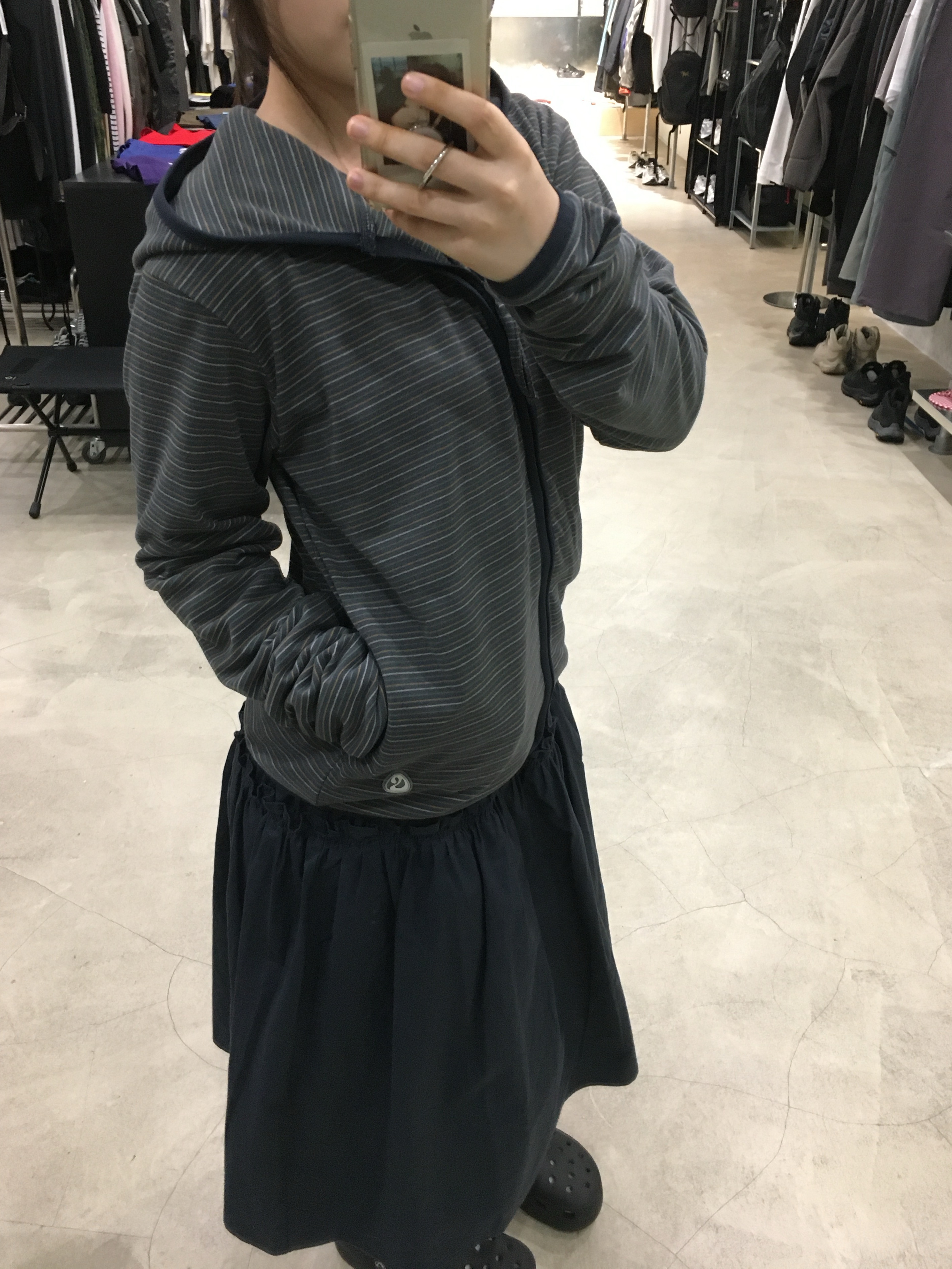 COYSEIO Stripe Fleece Hood Zip-Up Charcoal, COYSEIO 2Way Shirring One Piece Blue Charcoal 착용 스타일 - 2